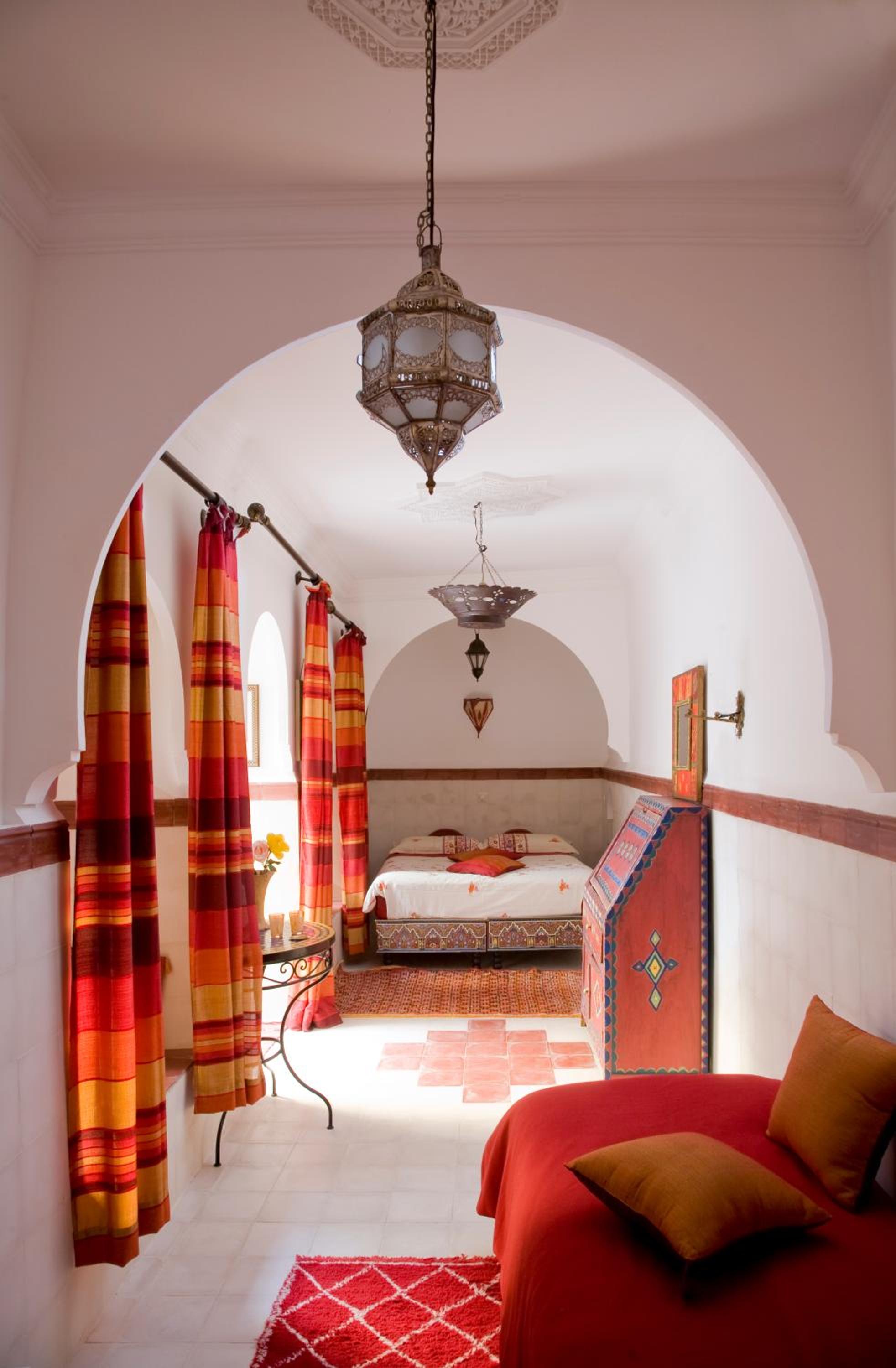 Suite - Photo 1