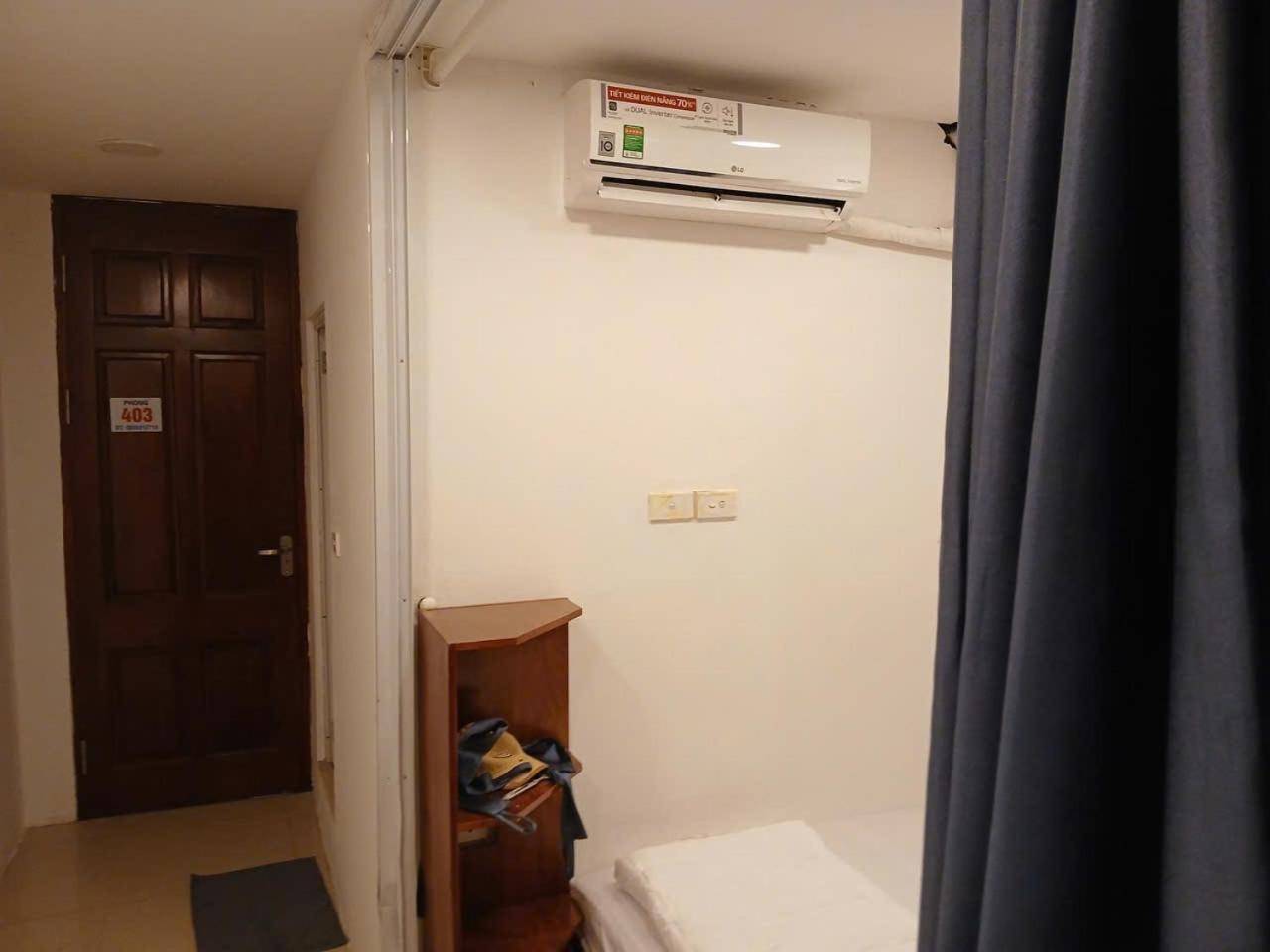 Single Bed in Mixed Dormitory Room