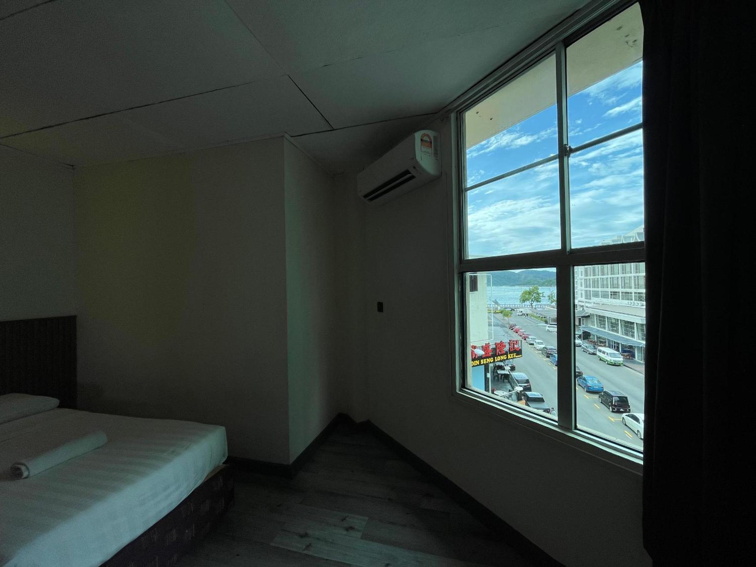 Standard Twin Room - Photo 5