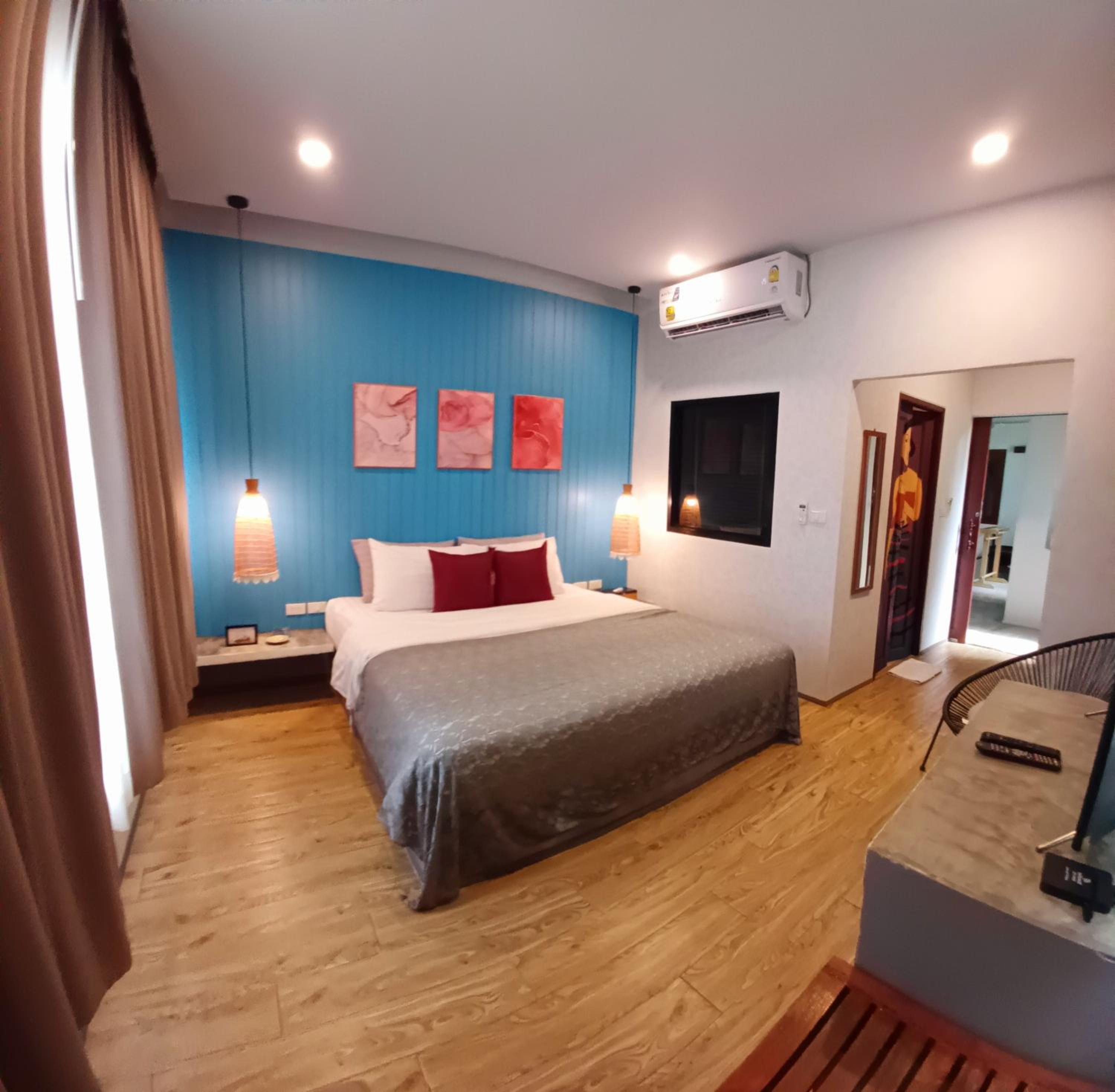 Small Double Room photo 1