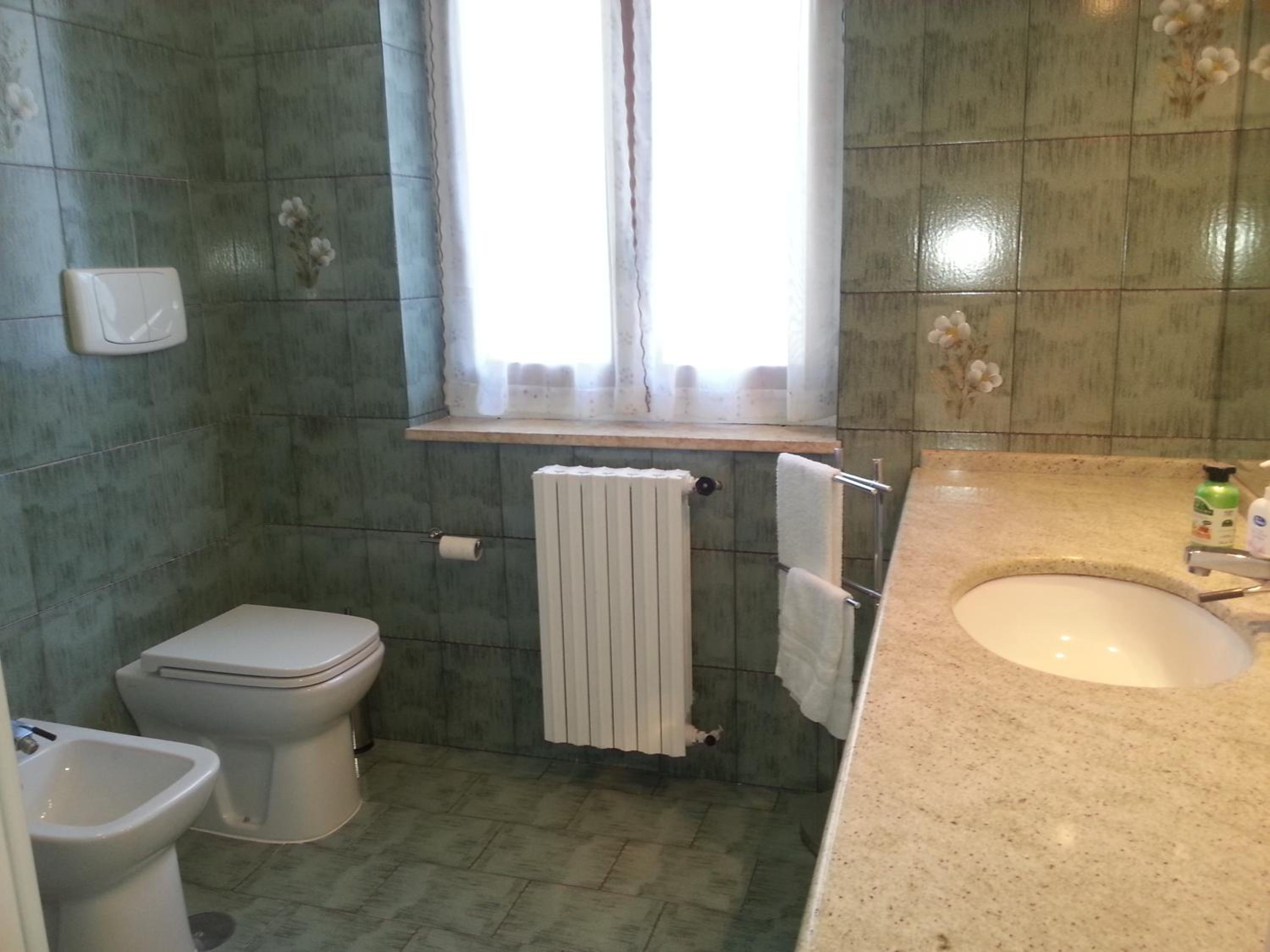Deluxe Double Room with Side Sea View photo 2