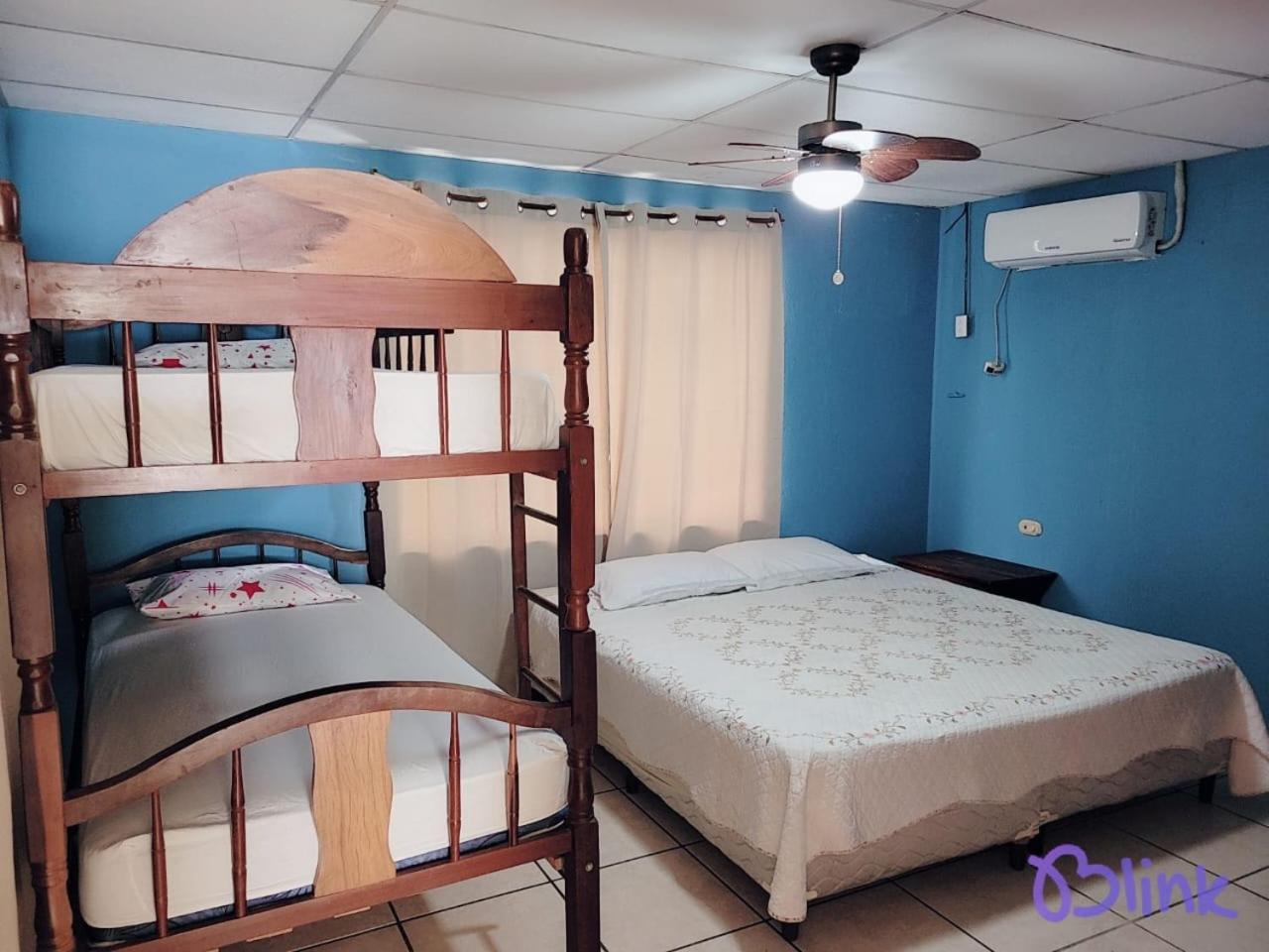 Quadruple Room with Private Bathroom photo 2