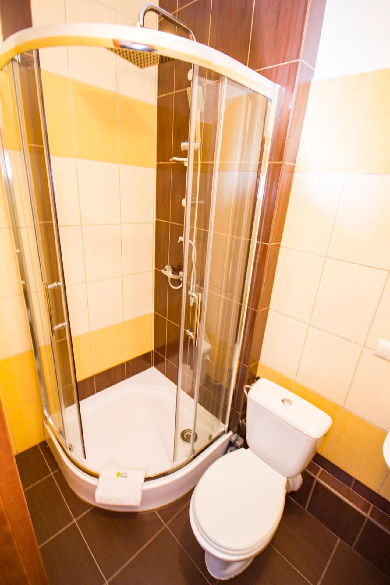 Triple Room with Bathroom - Photo 14