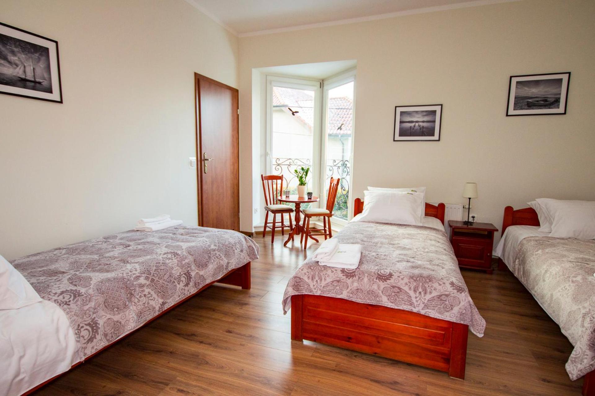 Triple Room with Bathroom - Photo 13