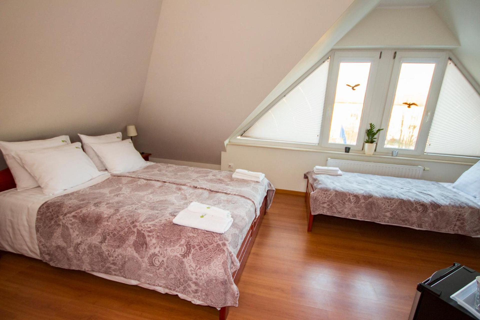 Triple Room with Bathroom - Photo 9