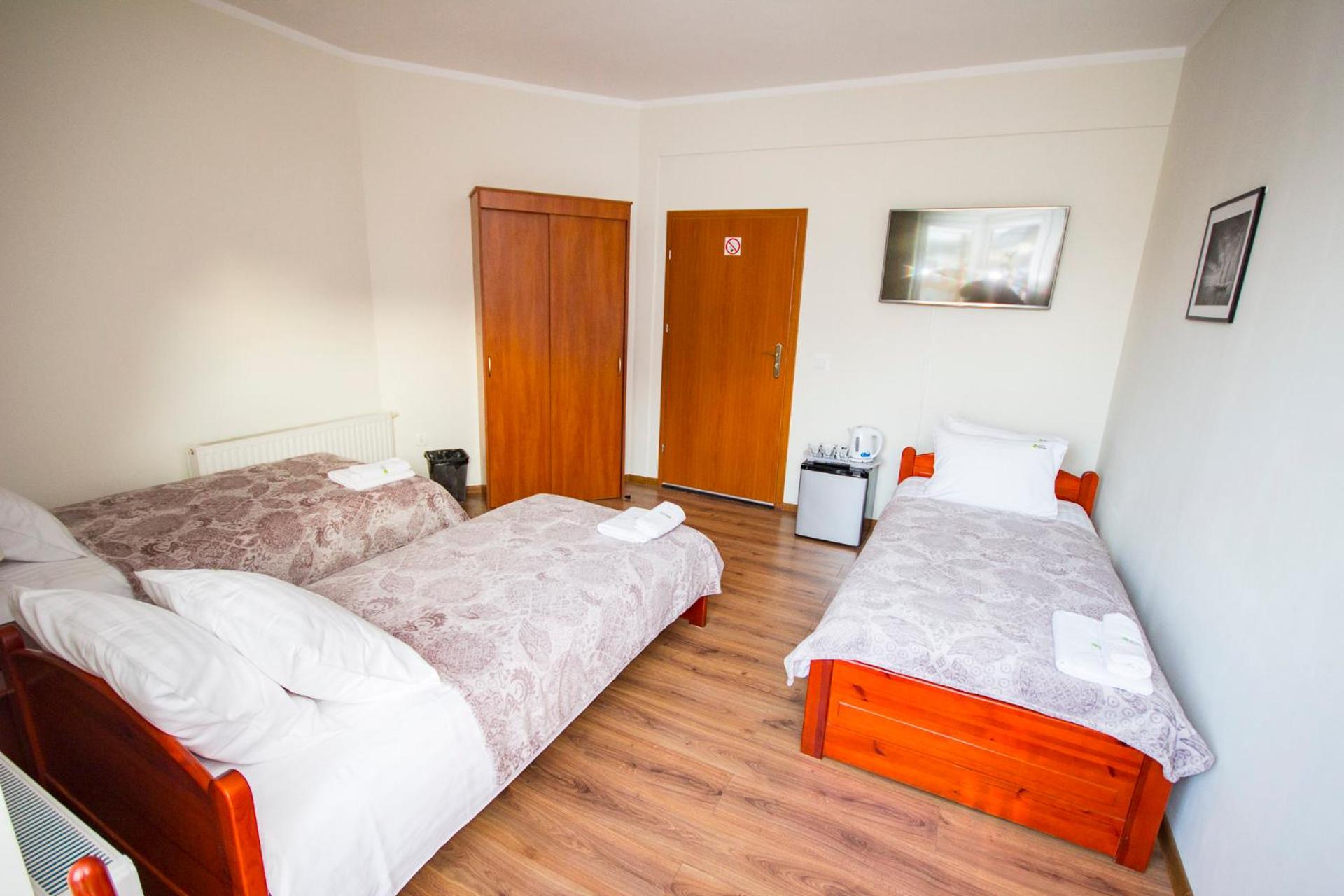 Triple Room with Bathroom - Photo 7