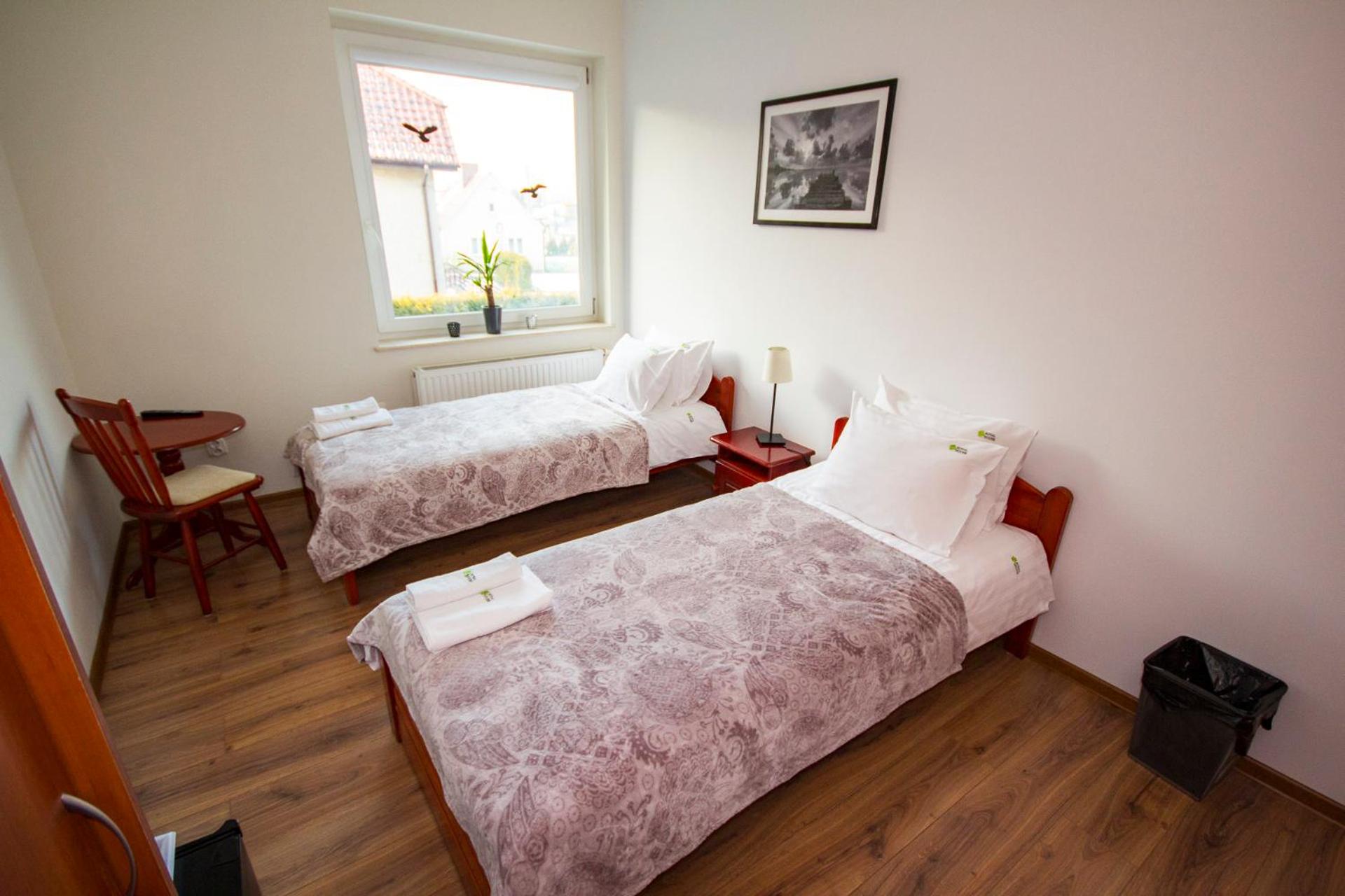 Double or Twin Room with Private Bathroom - Photo 9