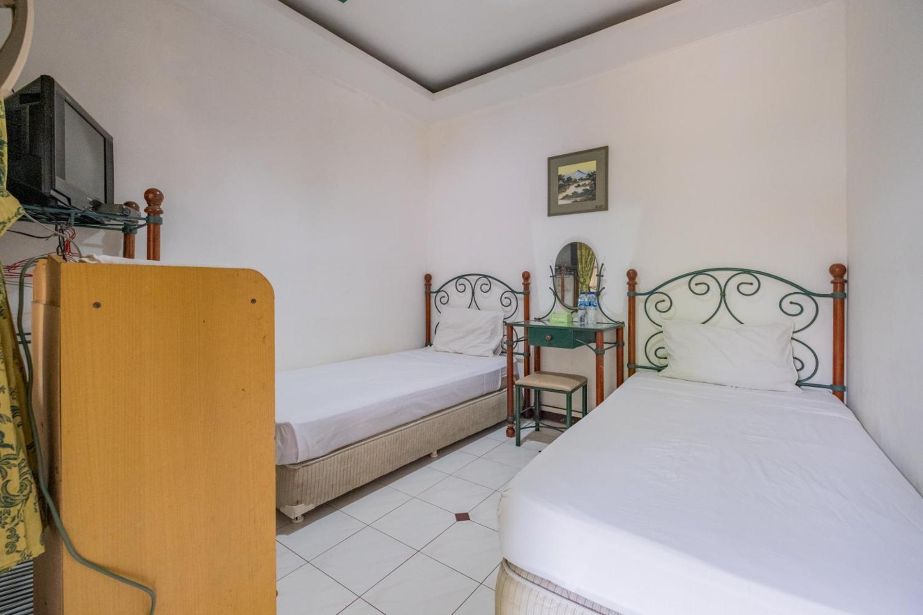Economy Twin Room