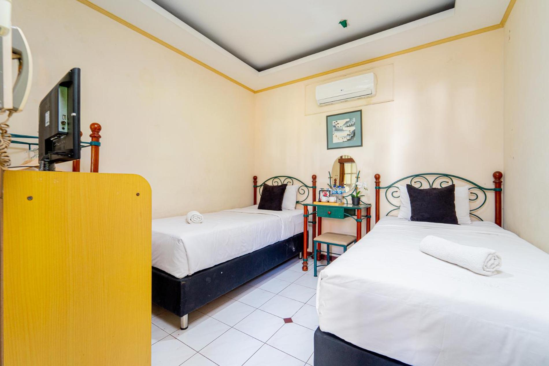 Twin Room - Photo 1