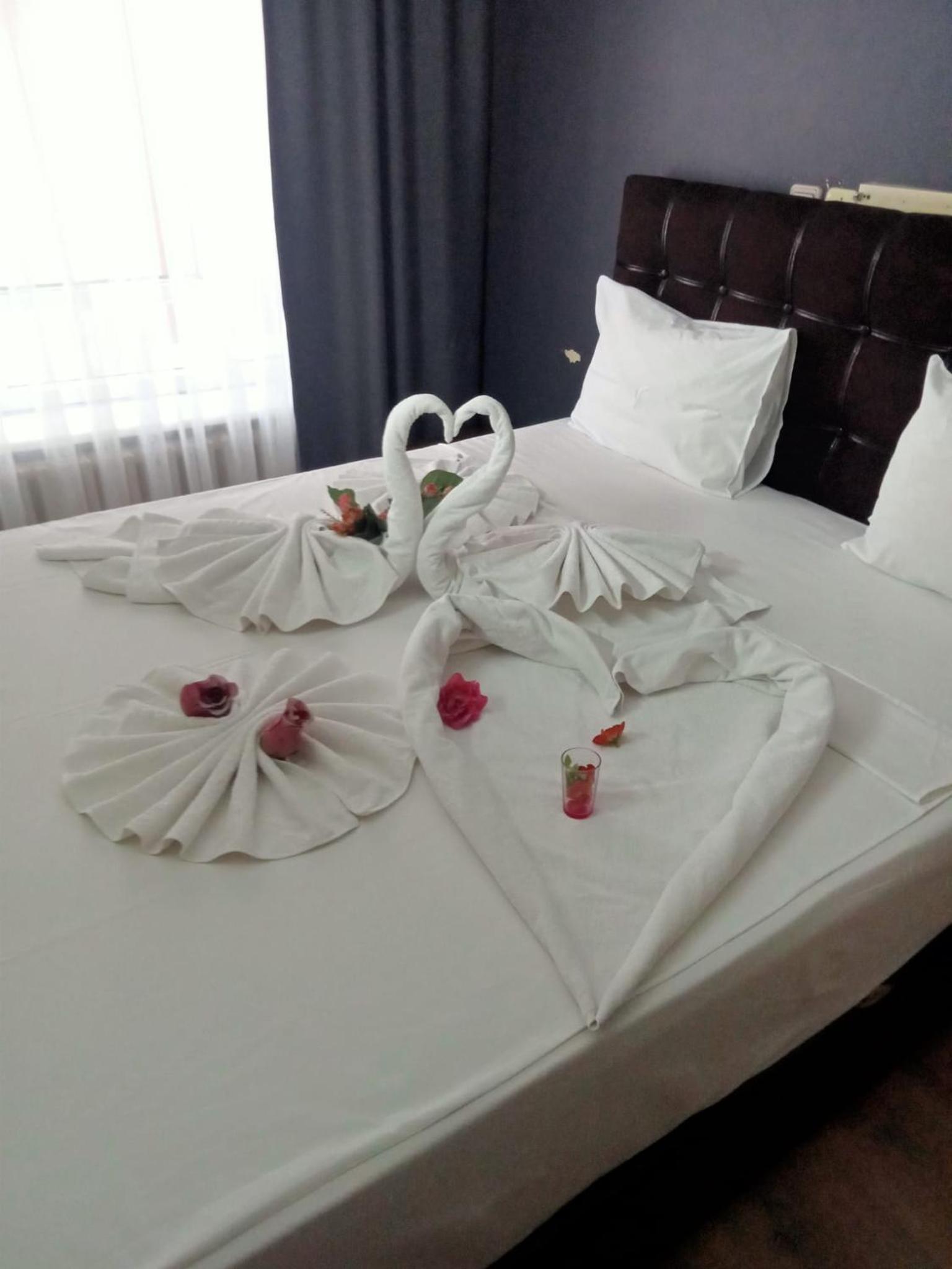 Budget Double Room - Photo 8