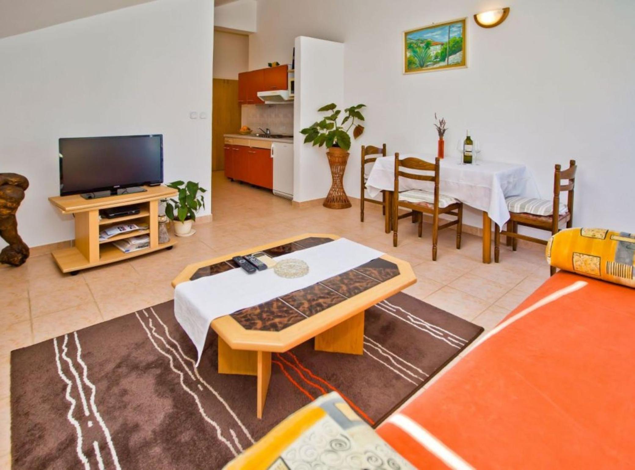 One Bedroom Apartment With Balcony