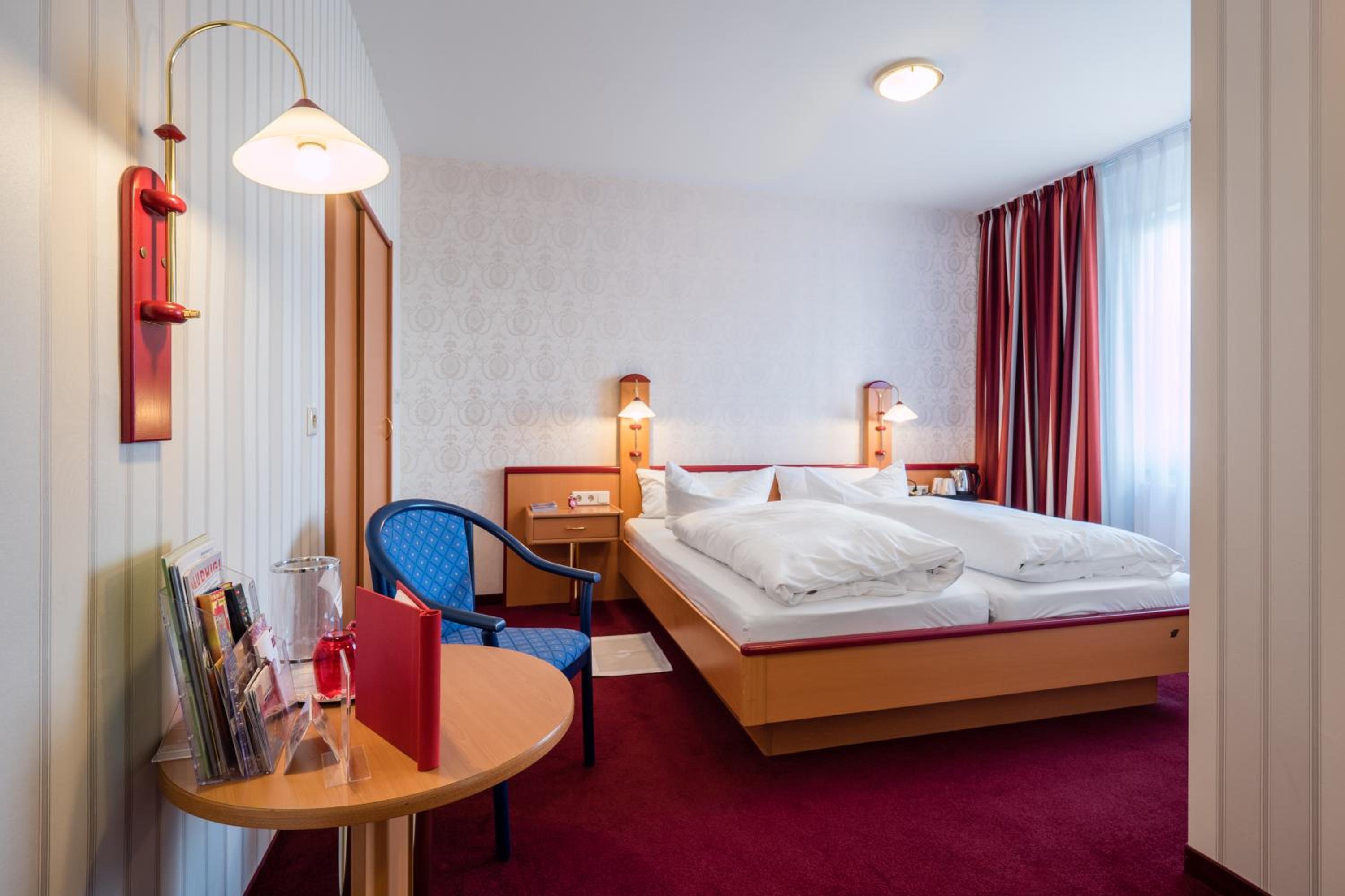 Business Double Room with Courtyard View photo 3