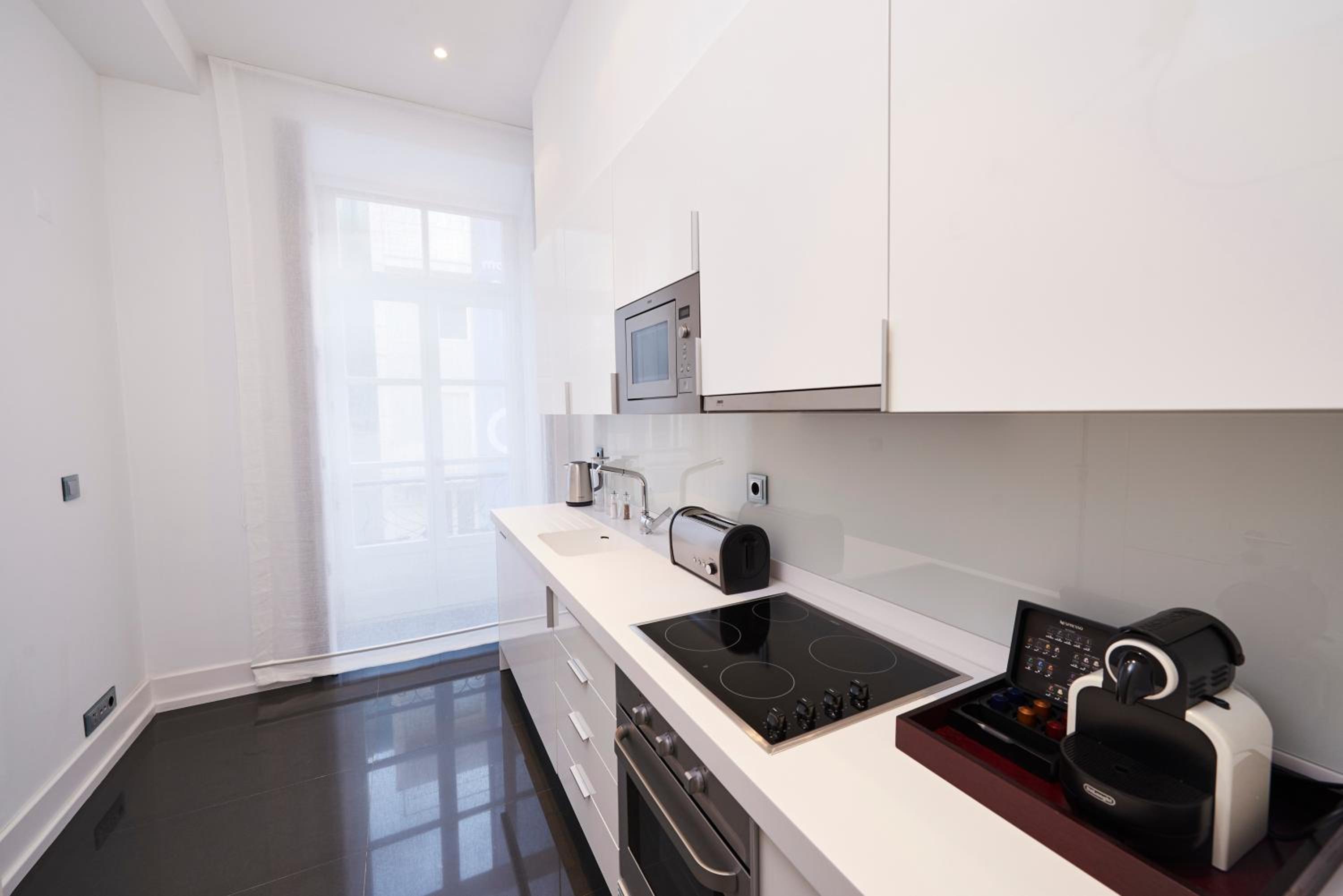 One-Bedroom Apartment thumbnail 6