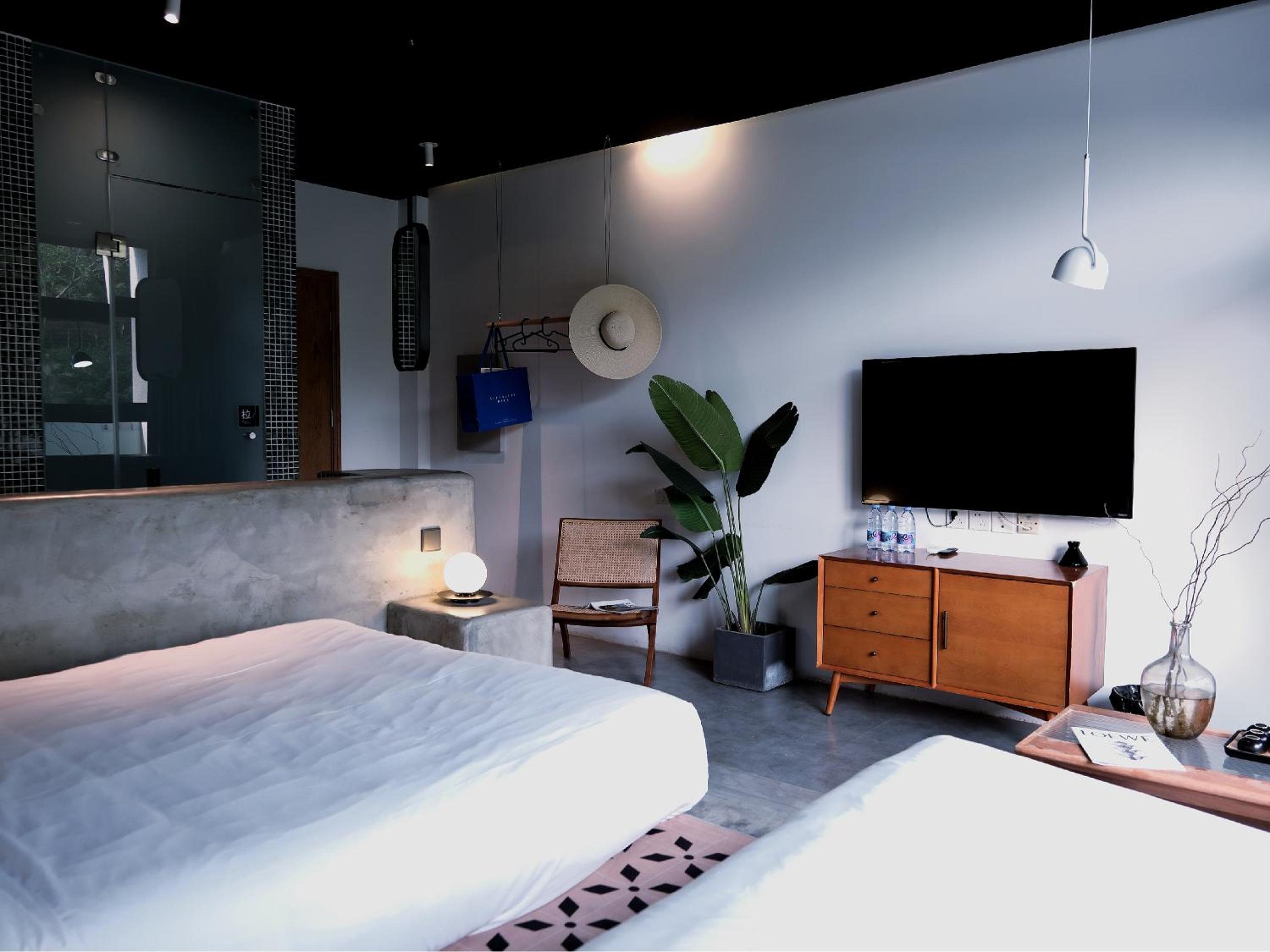 Twin Room with View of Great Wall