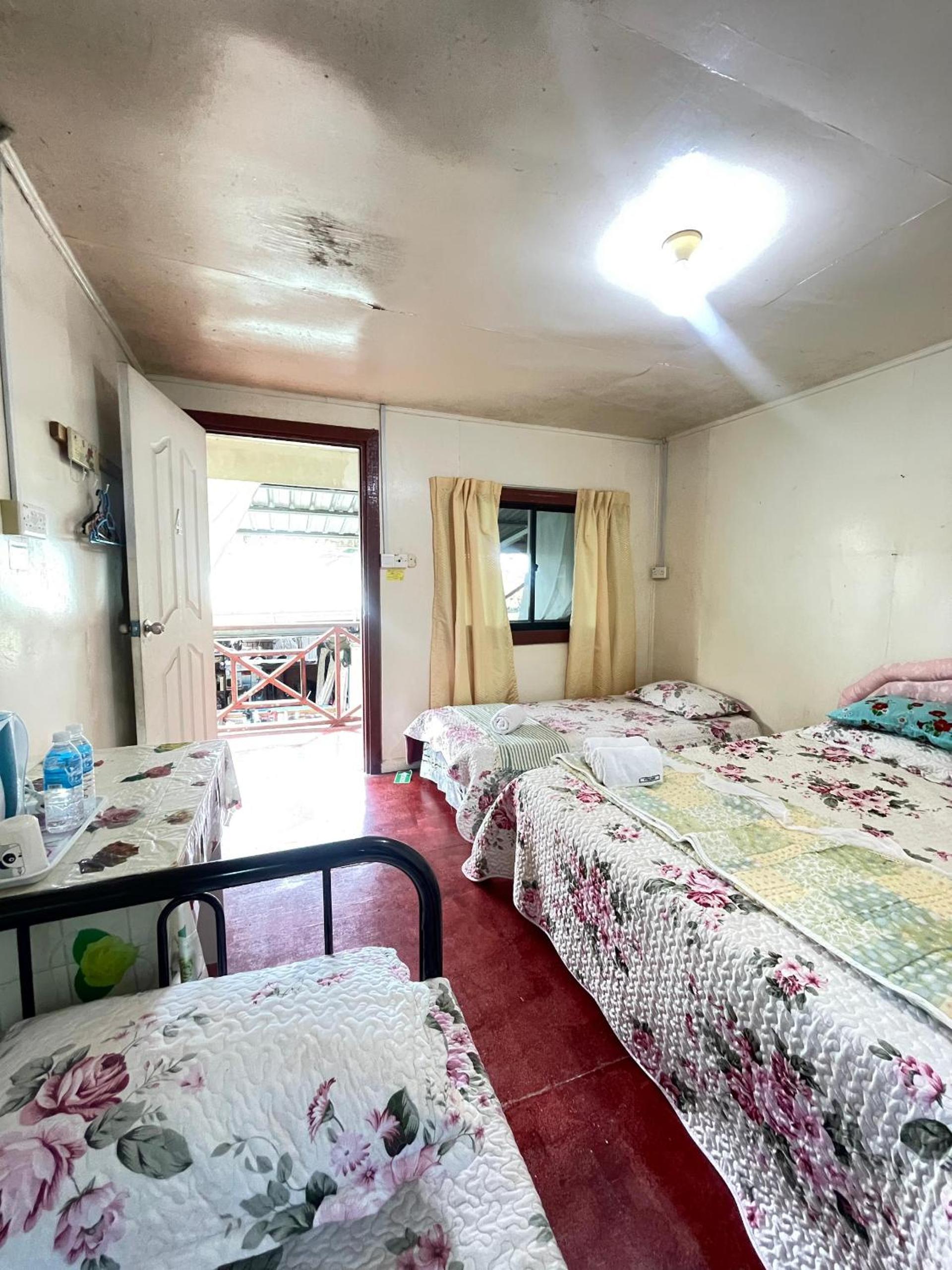 Family Room with Balcony photo 2