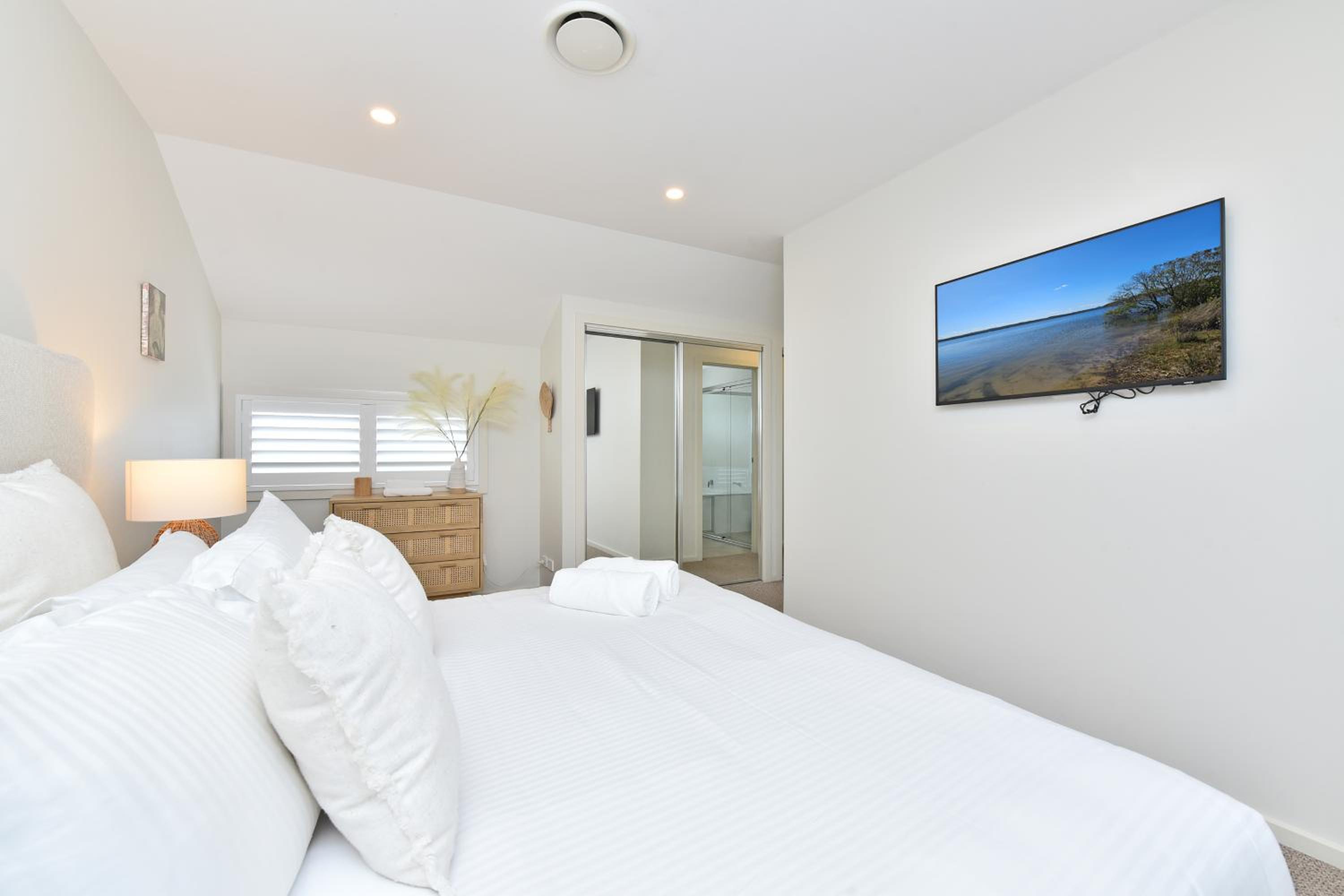 Three Bedroom Beachside 12 photo 1
