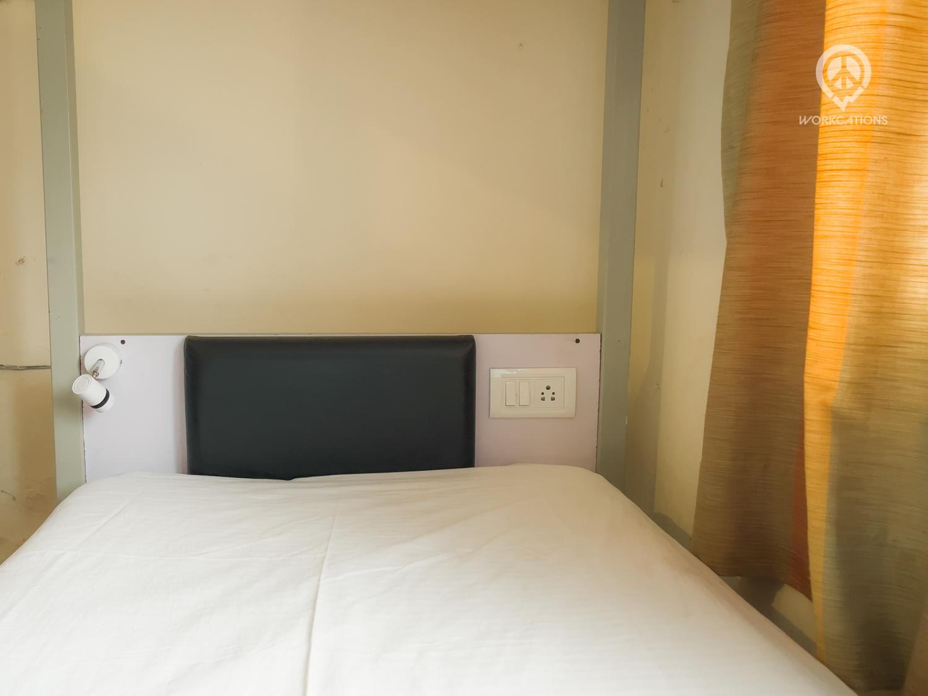 Bed in 8-Bed Dormitory Room photo 1