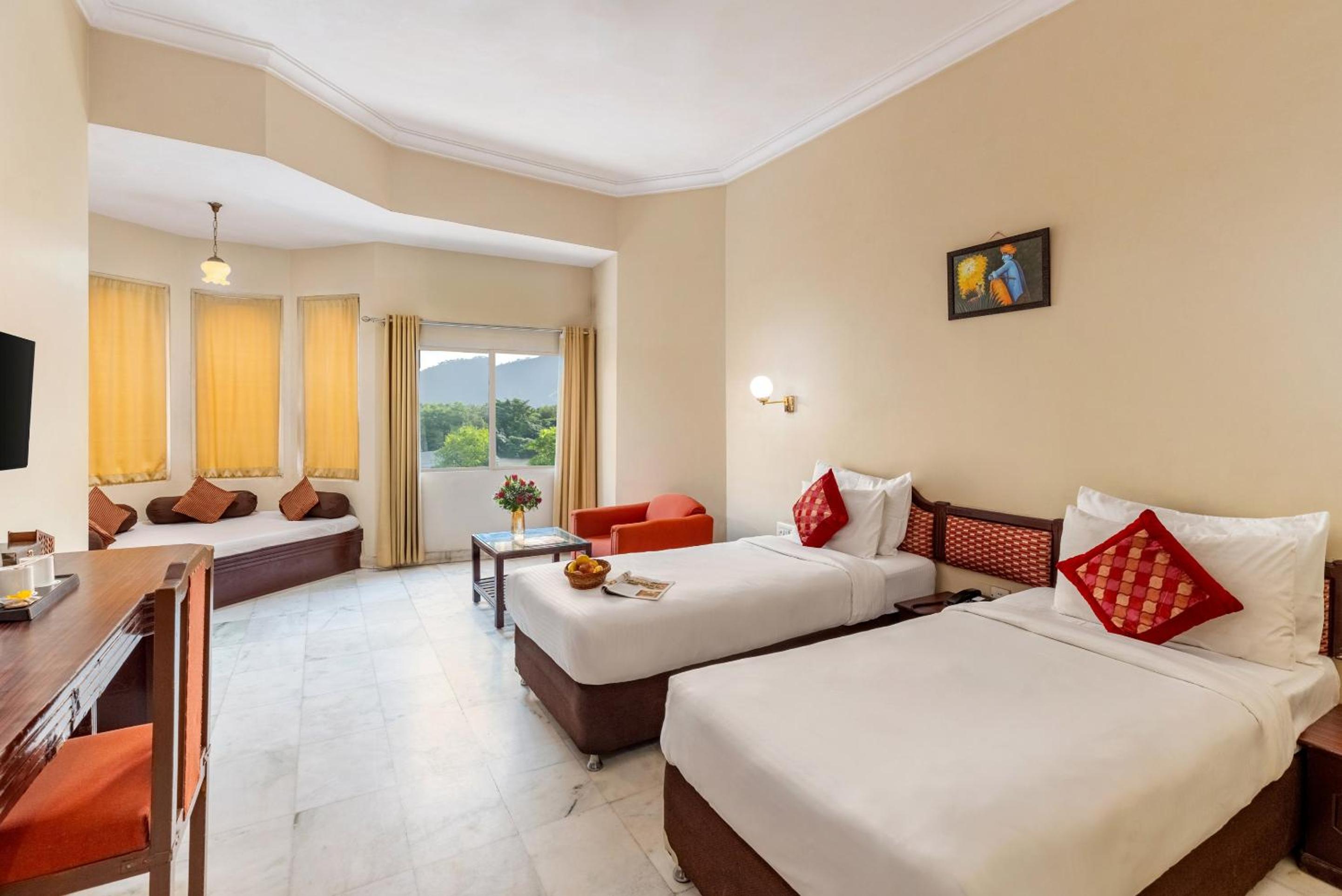 Deluxe Queen Room