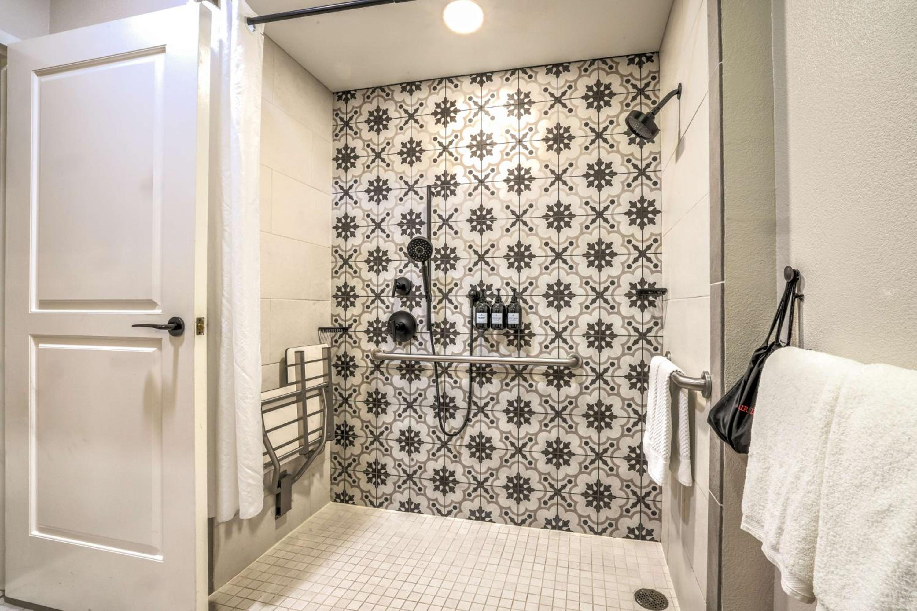 King Room with Roll-In Shower - Disability Access
