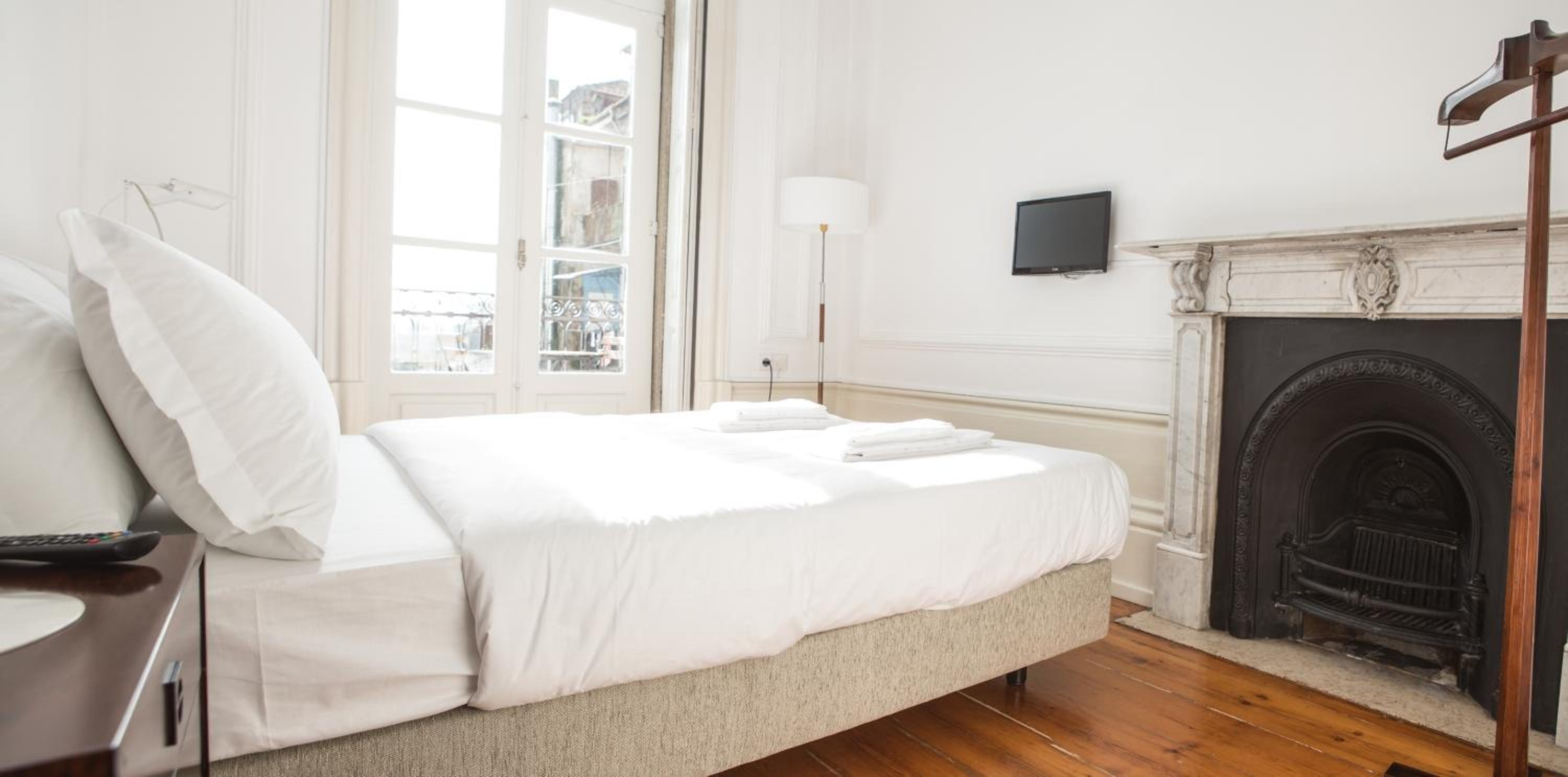Double Room - Photo 9