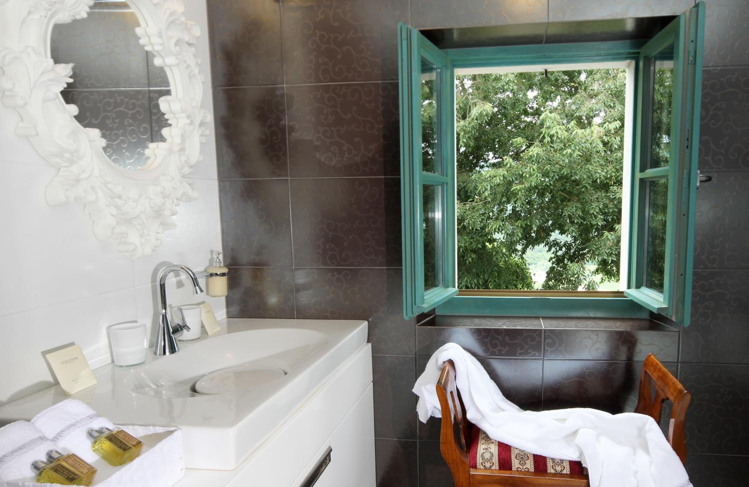 Junior Suite with Garden View - Photo 3