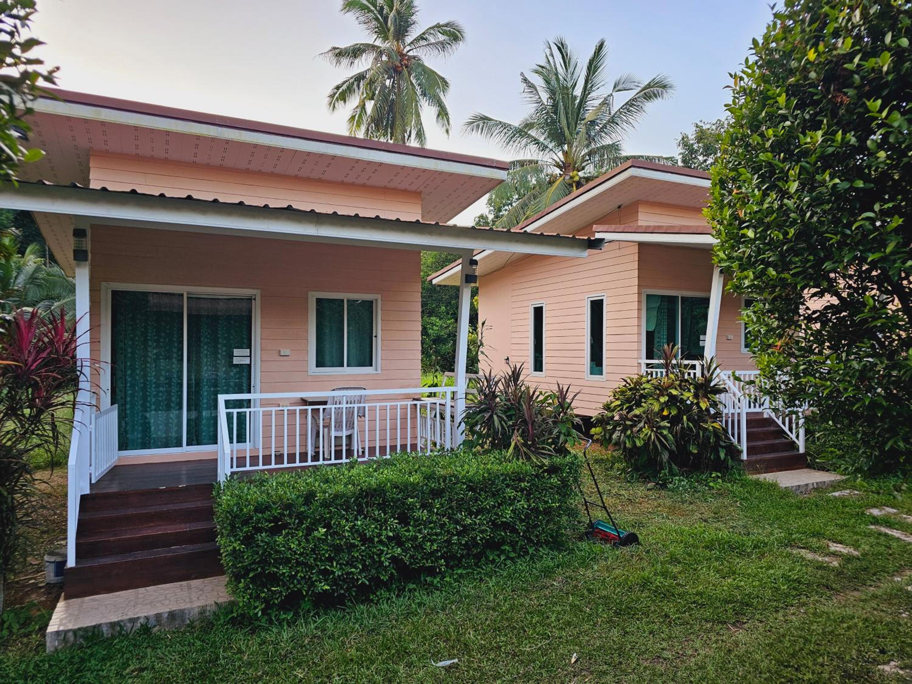 One-Bedroom House - Photo 10