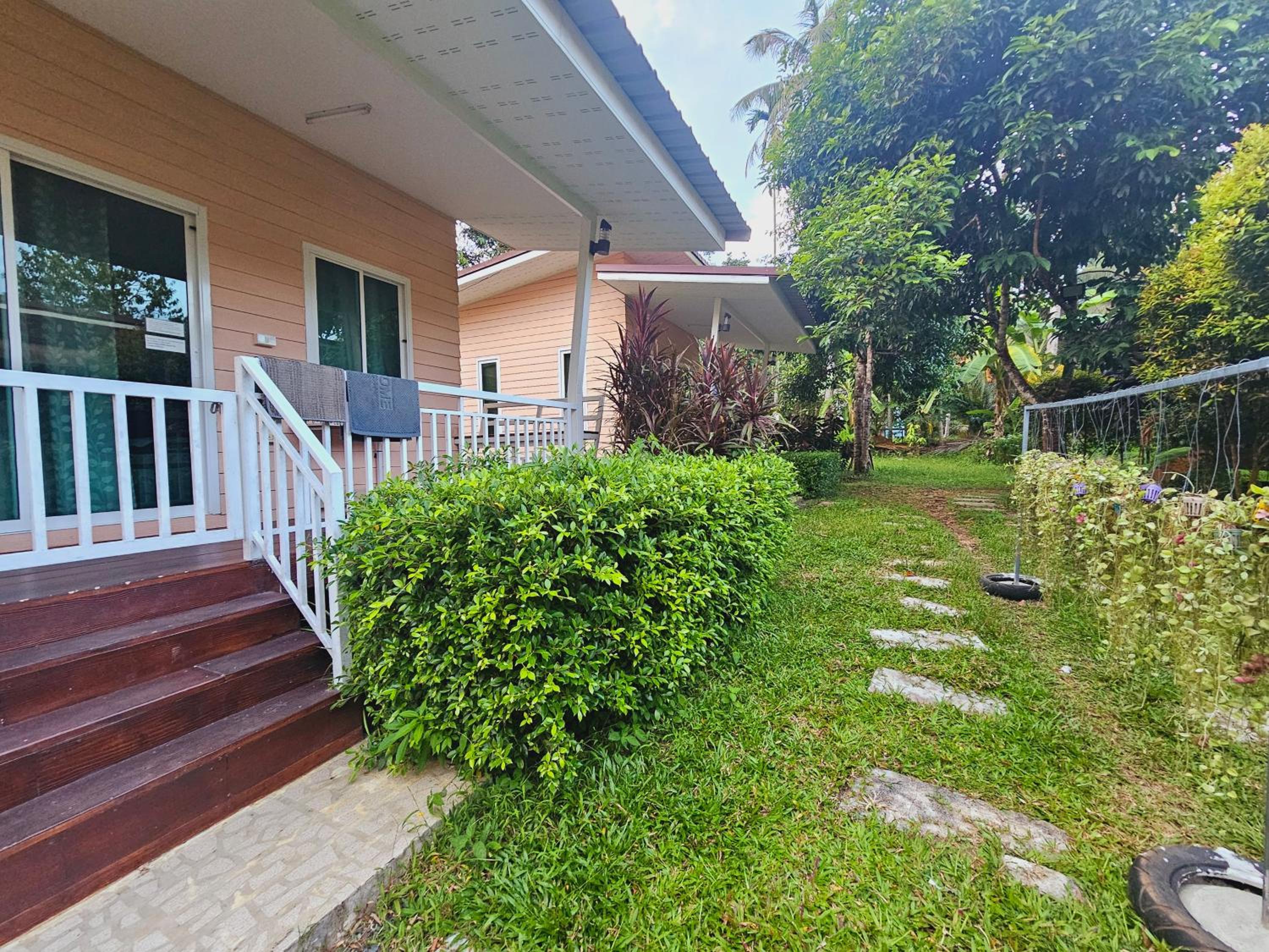 One-Bedroom House - Photo 3