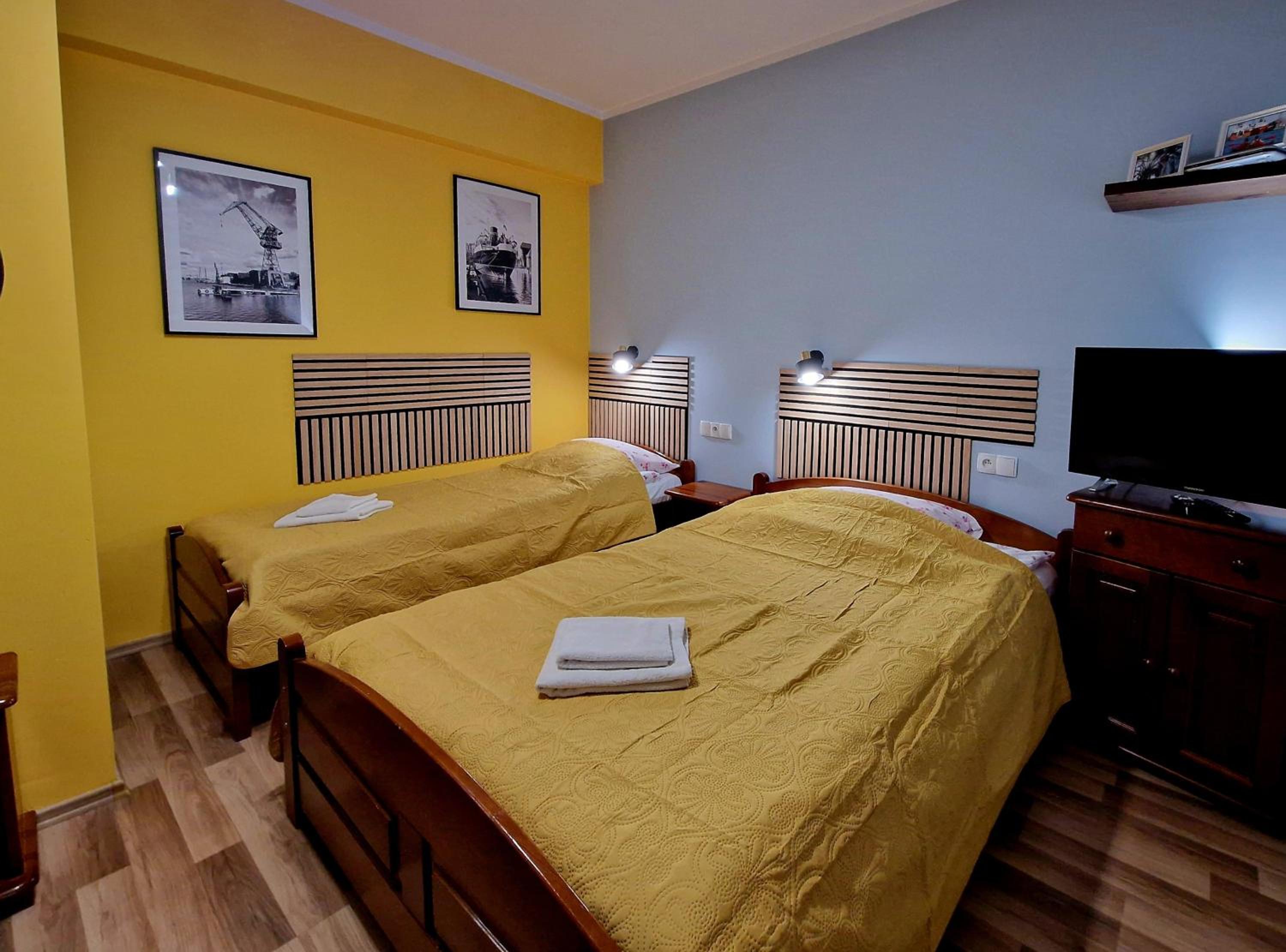 Double or Twin Room - Photo 18