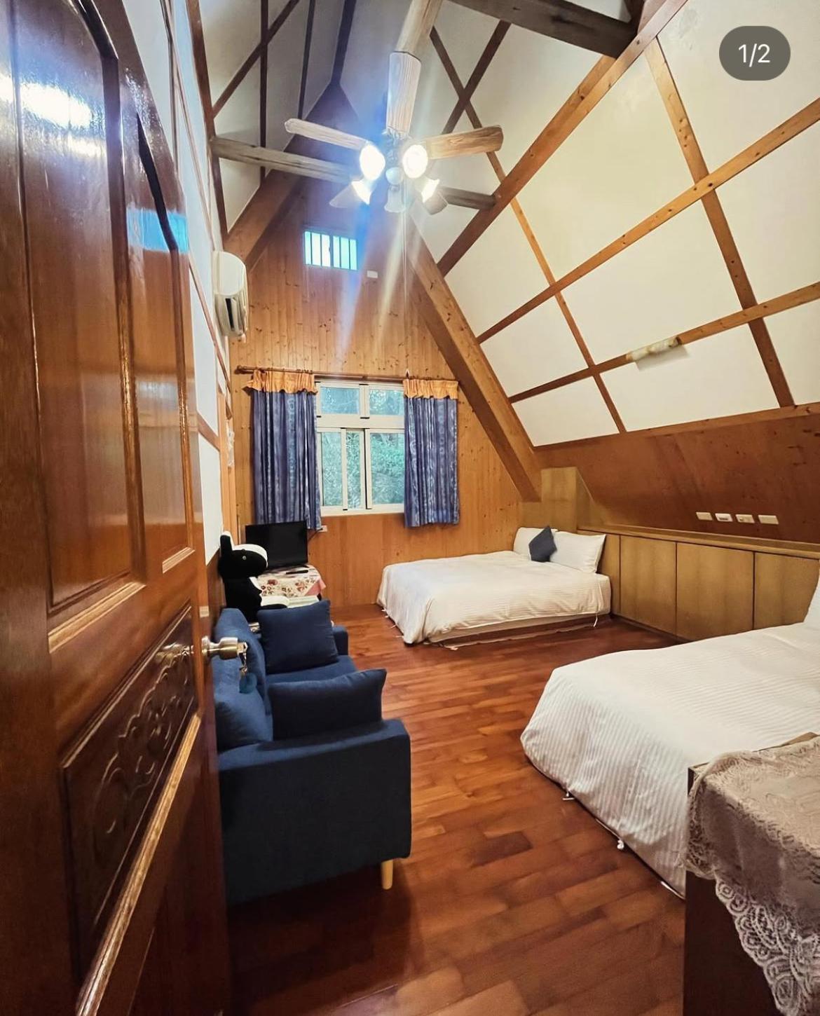 Standard Twin Room with Mountain View photo 3