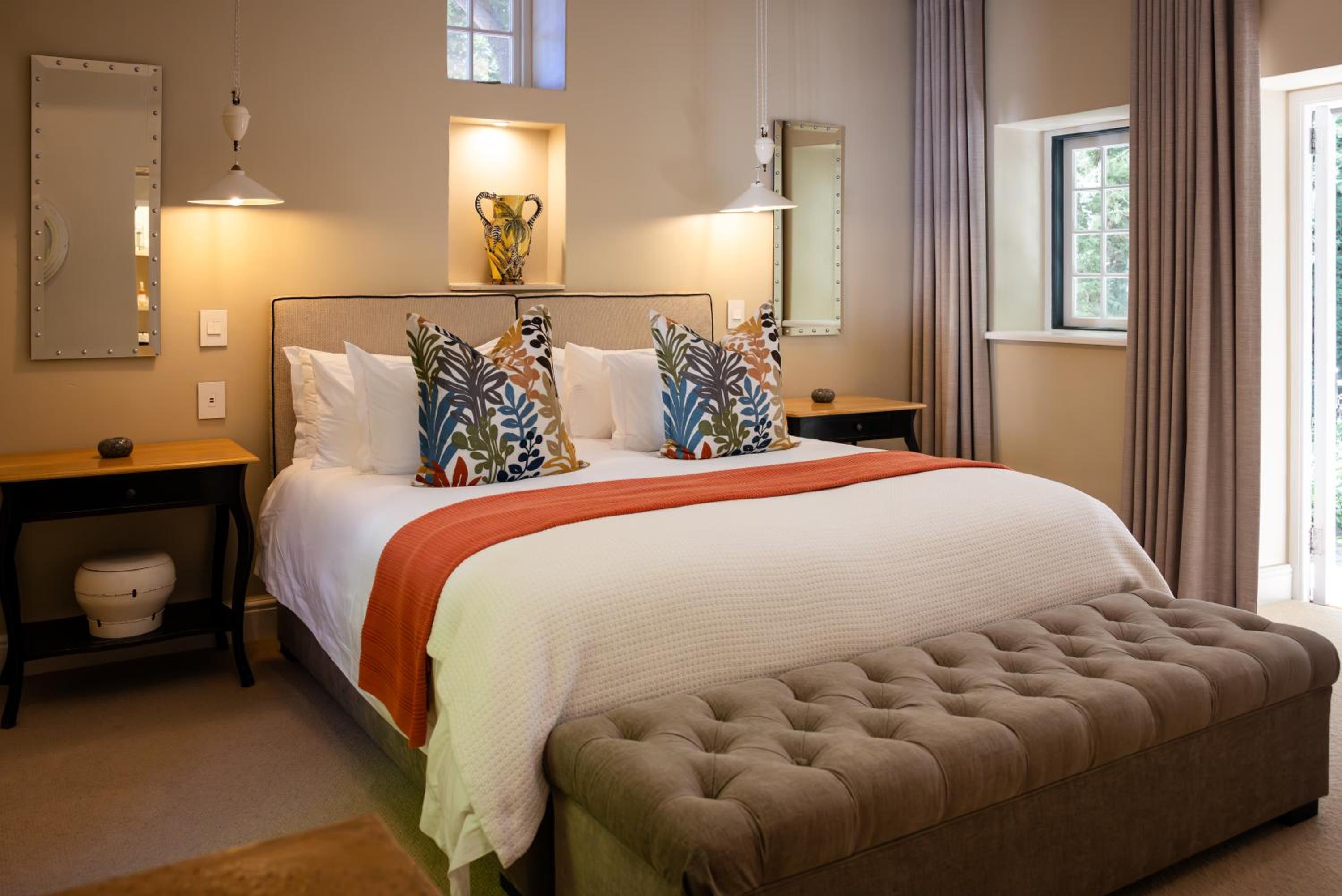 Luxury Suite with Private Patio - Photo 5