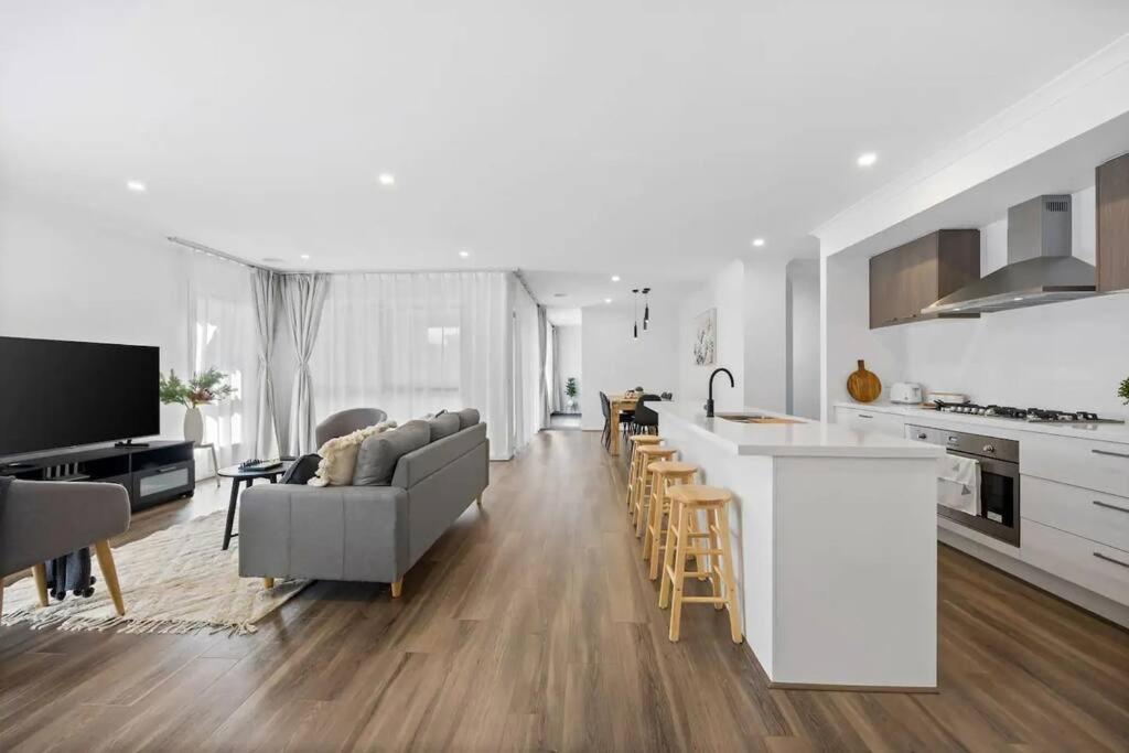 Four-Bedroom House photo 3