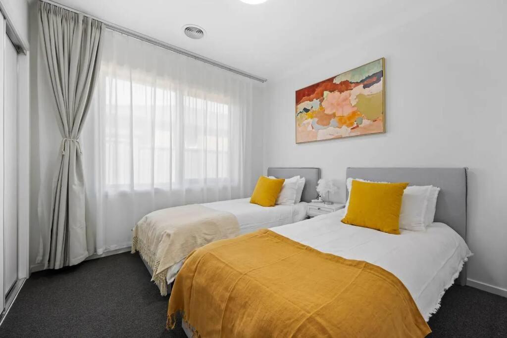 Four-Bedroom House photo 2