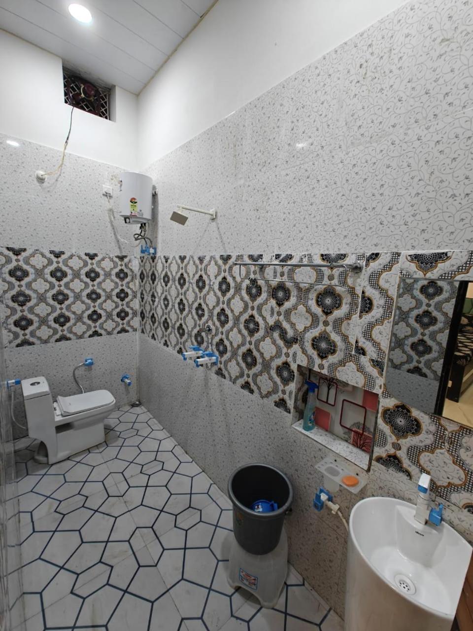 Deluxe Double Room (2 Adults + 1 Child) photo 2