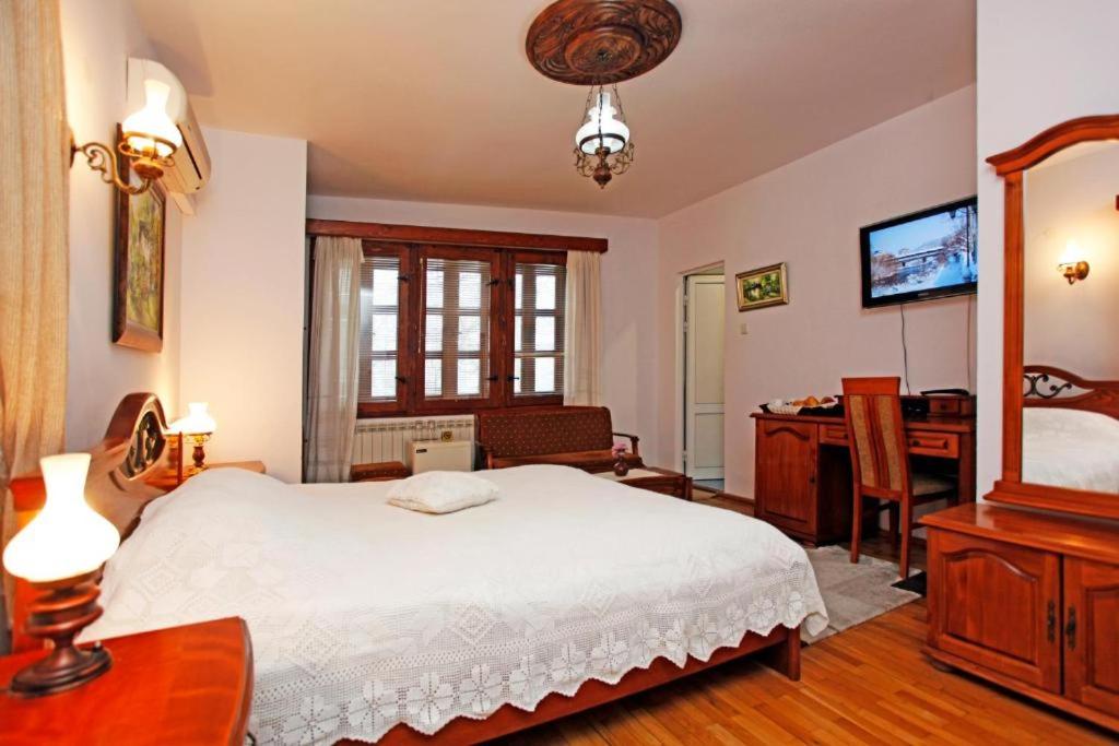 Deluxe Double Room - Photo 1
