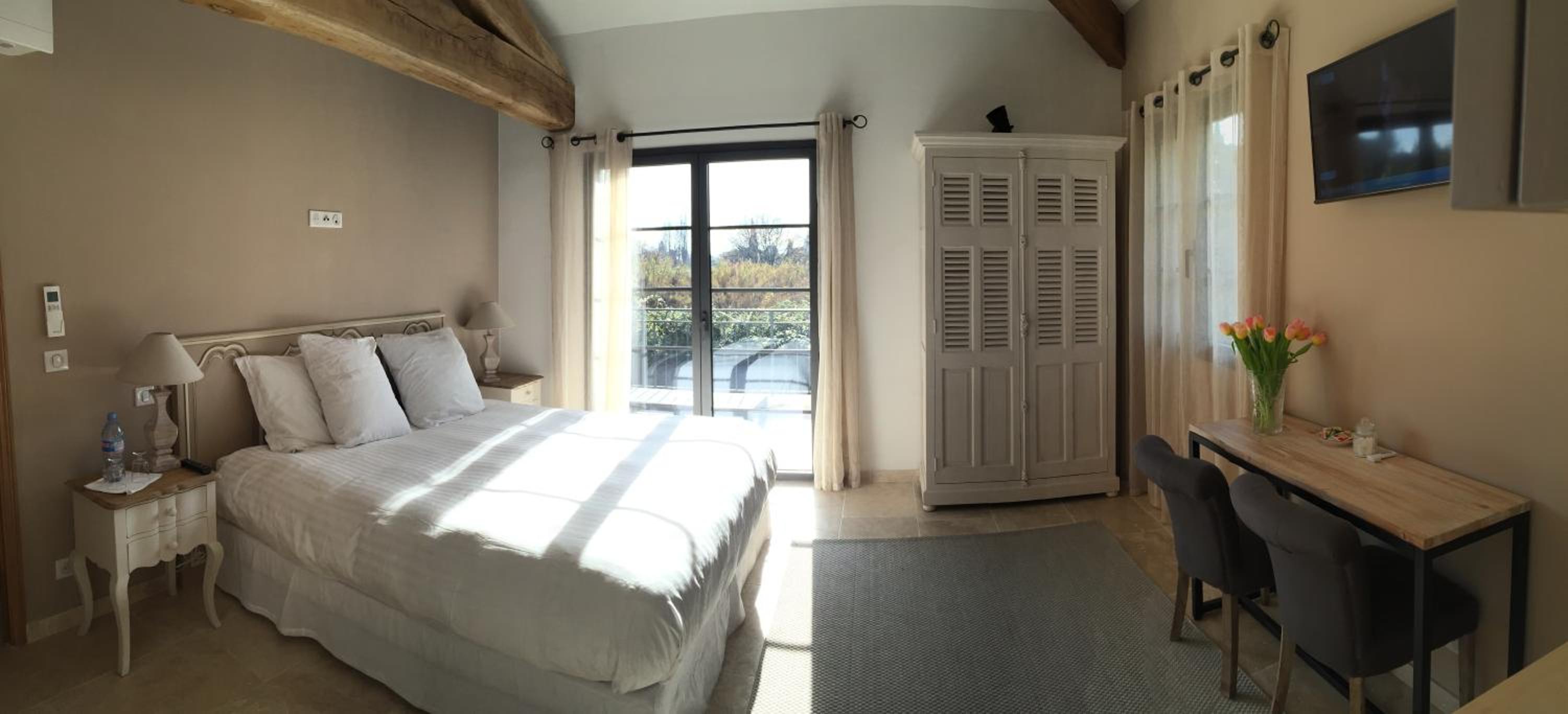 King Studio with Sofa Bed photo 3