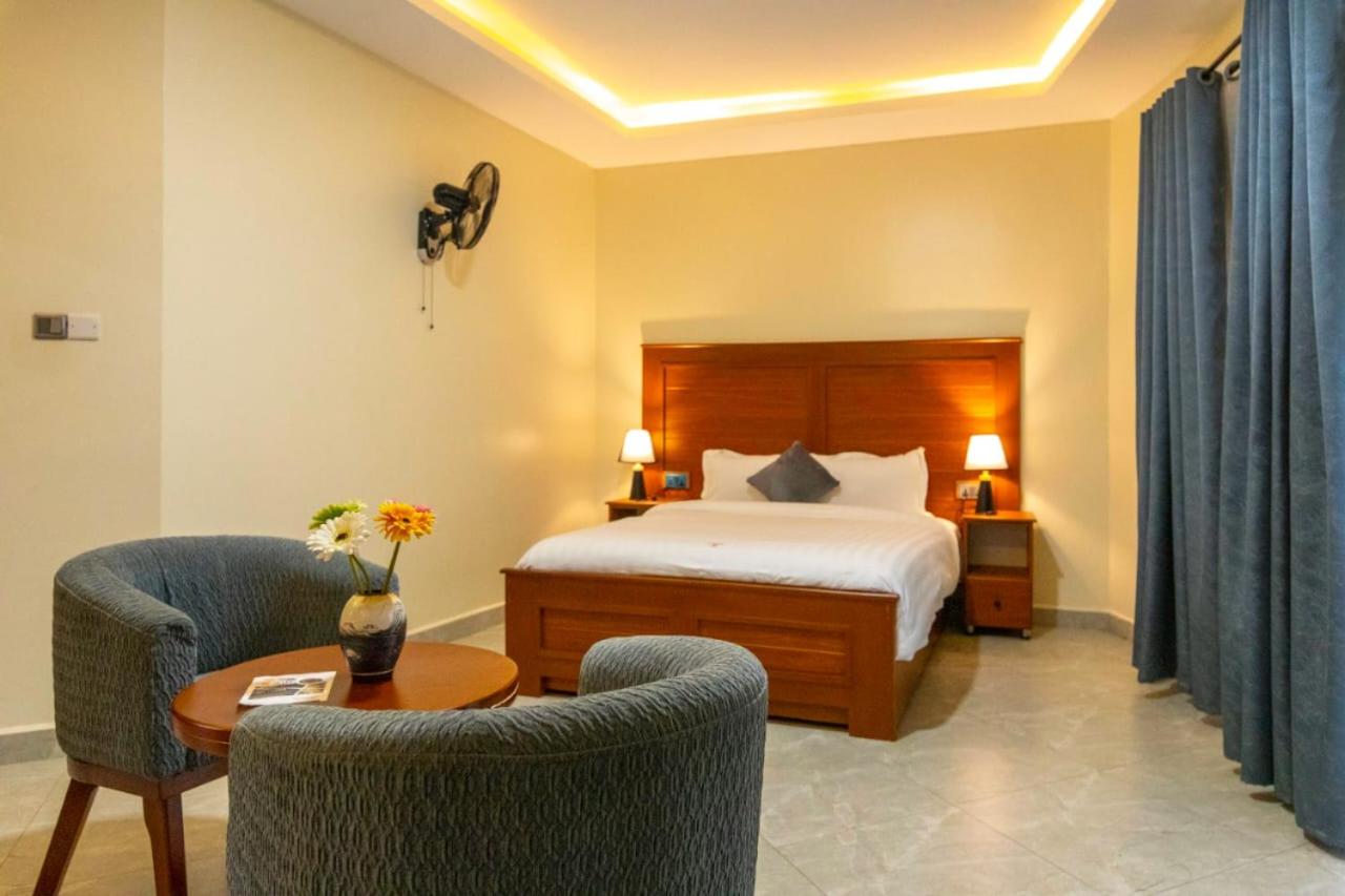 Deluxe Double or Twin Room with Mountain View