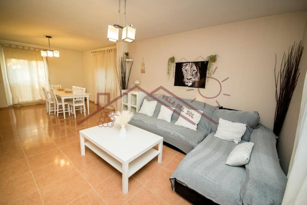 Three-Bedroom House photo 3