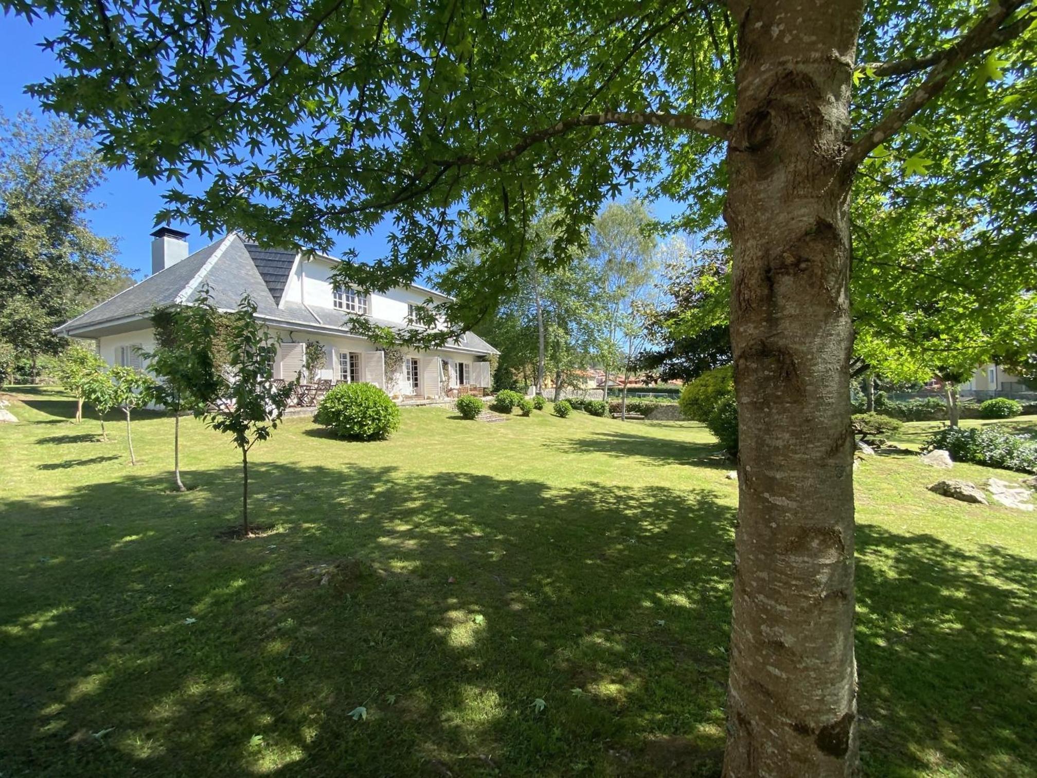 Four-Bedroom House photo 2