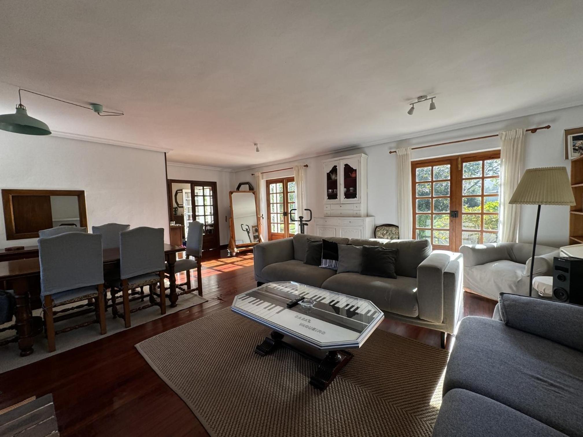 Casa de cuatro habitaciones