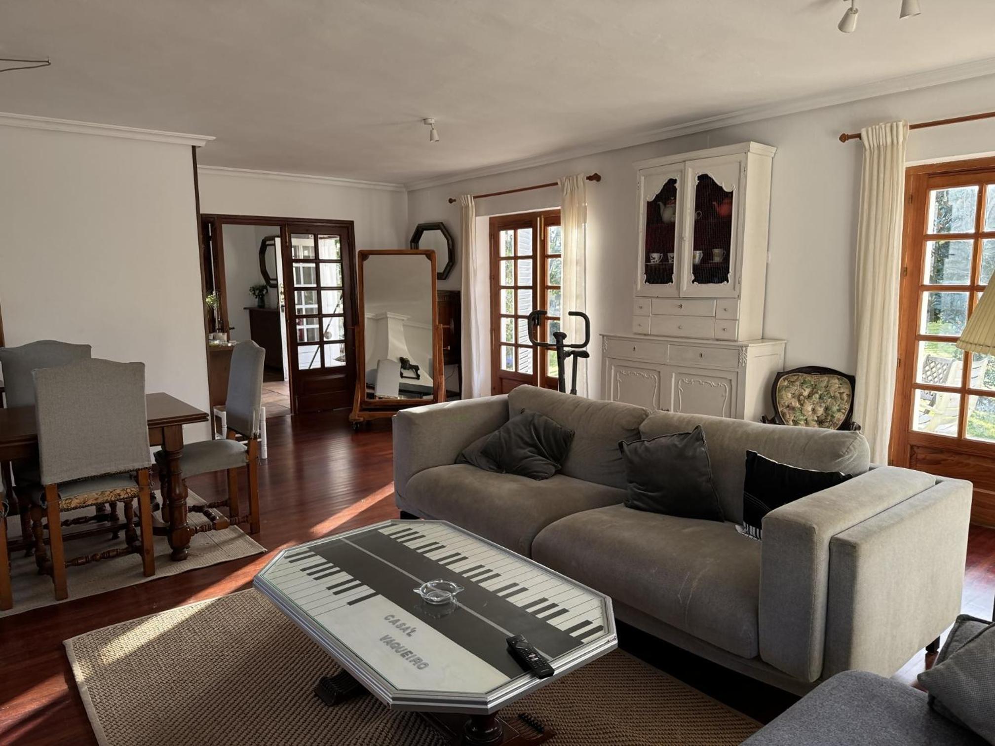Four-Bedroom House photo 3