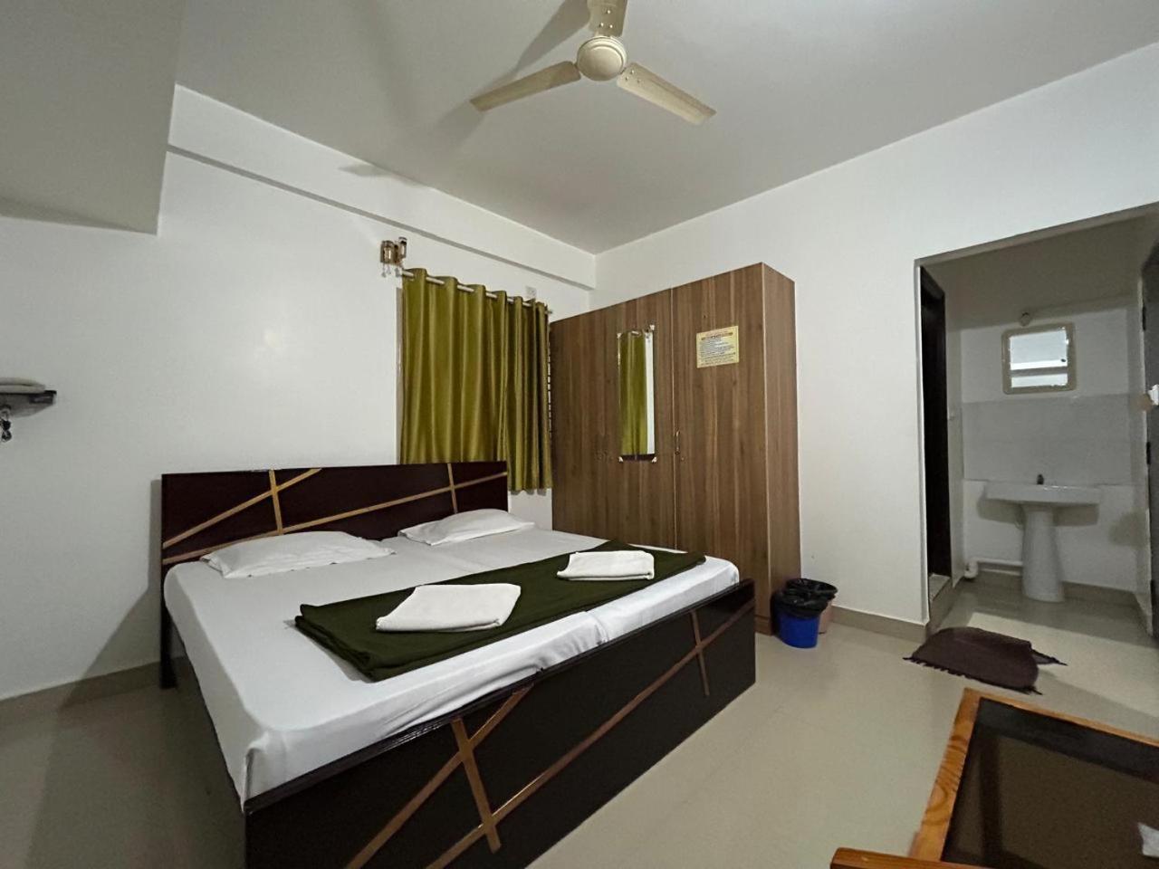 Standard Double Room - Photo 2