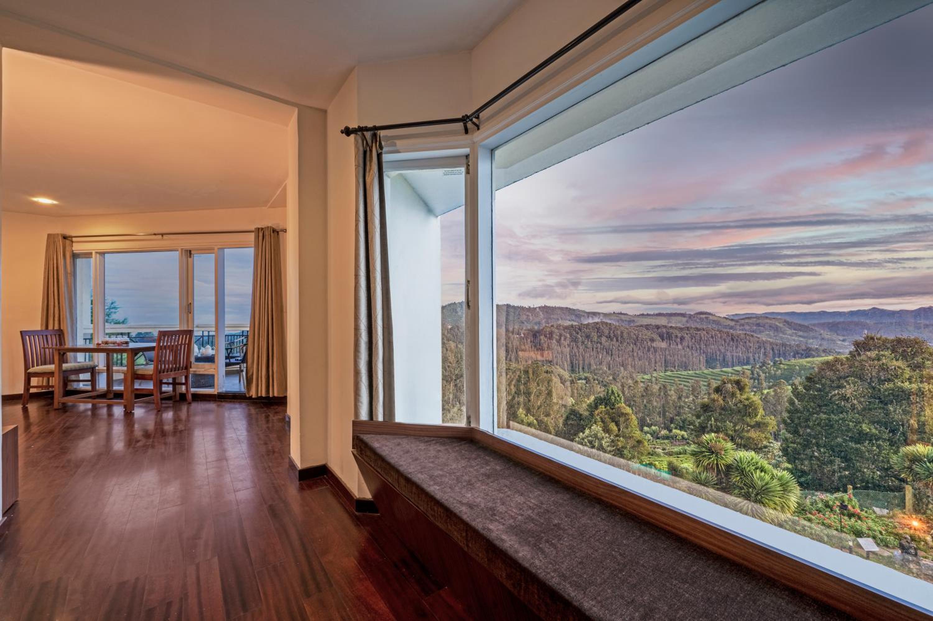 Valley View Premier Room with Balcony - Photo 2