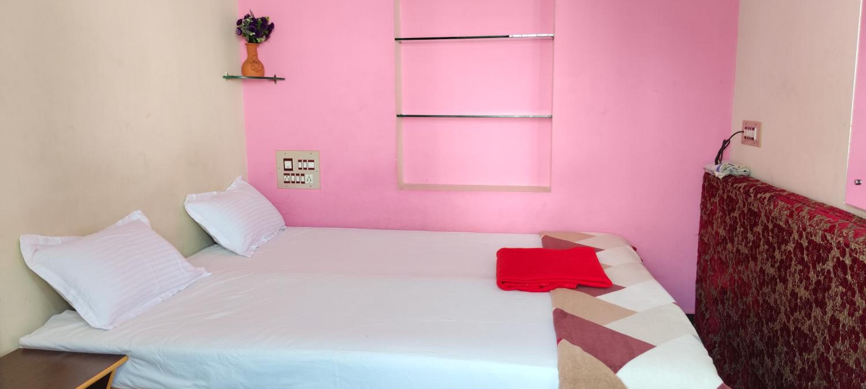 Deluxe Double Room with Balcony - Photo 25