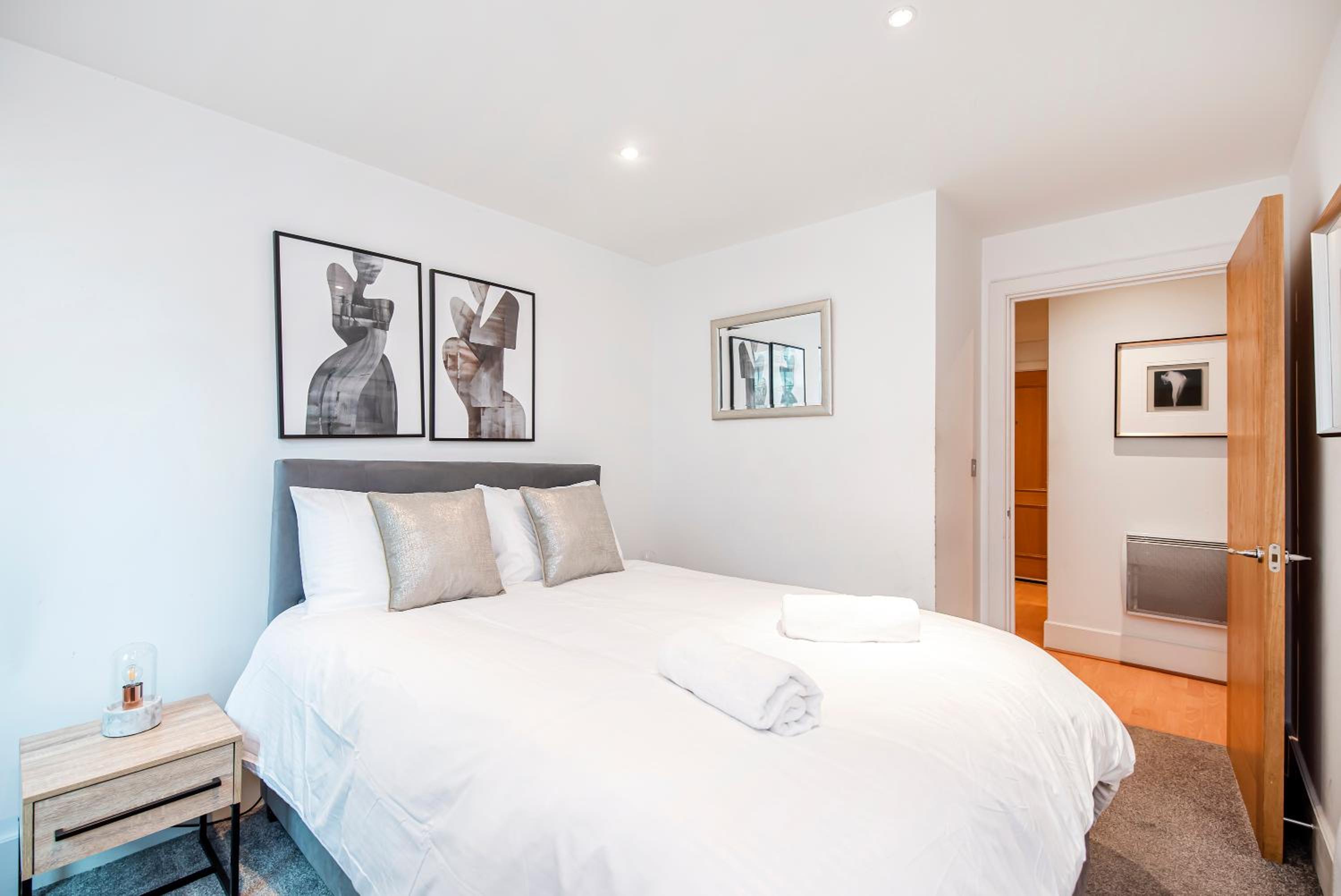 Two-Bedroom Apartment with River View photo 3
