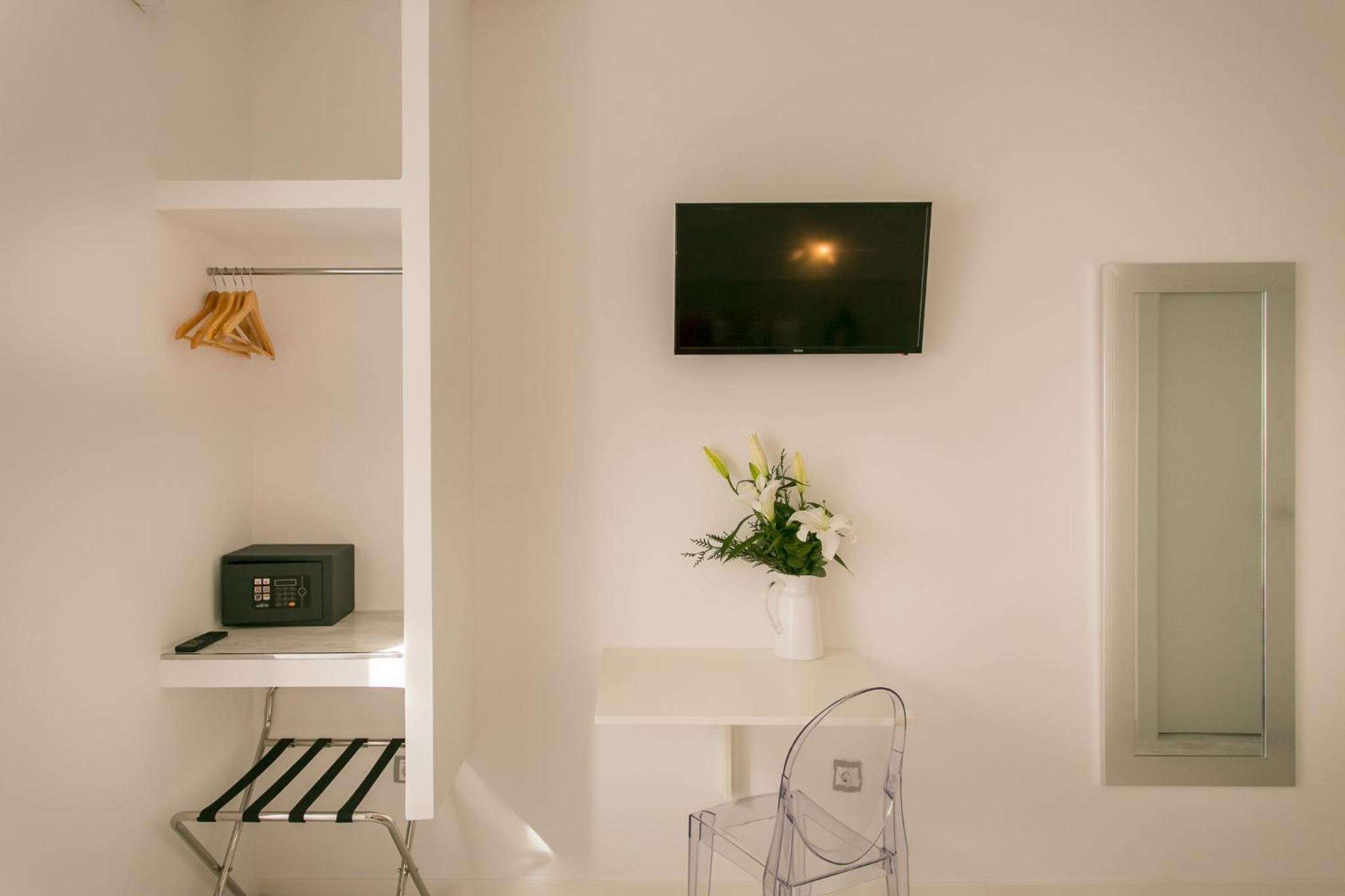 Small Double Room photo 2