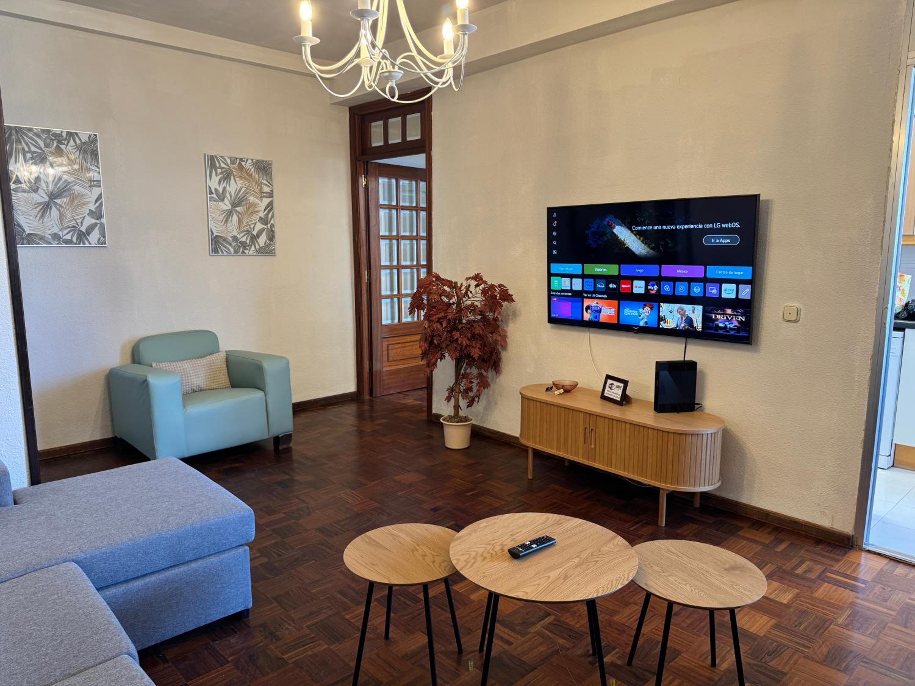 Apartamento de tres habitaciones - Piso alto