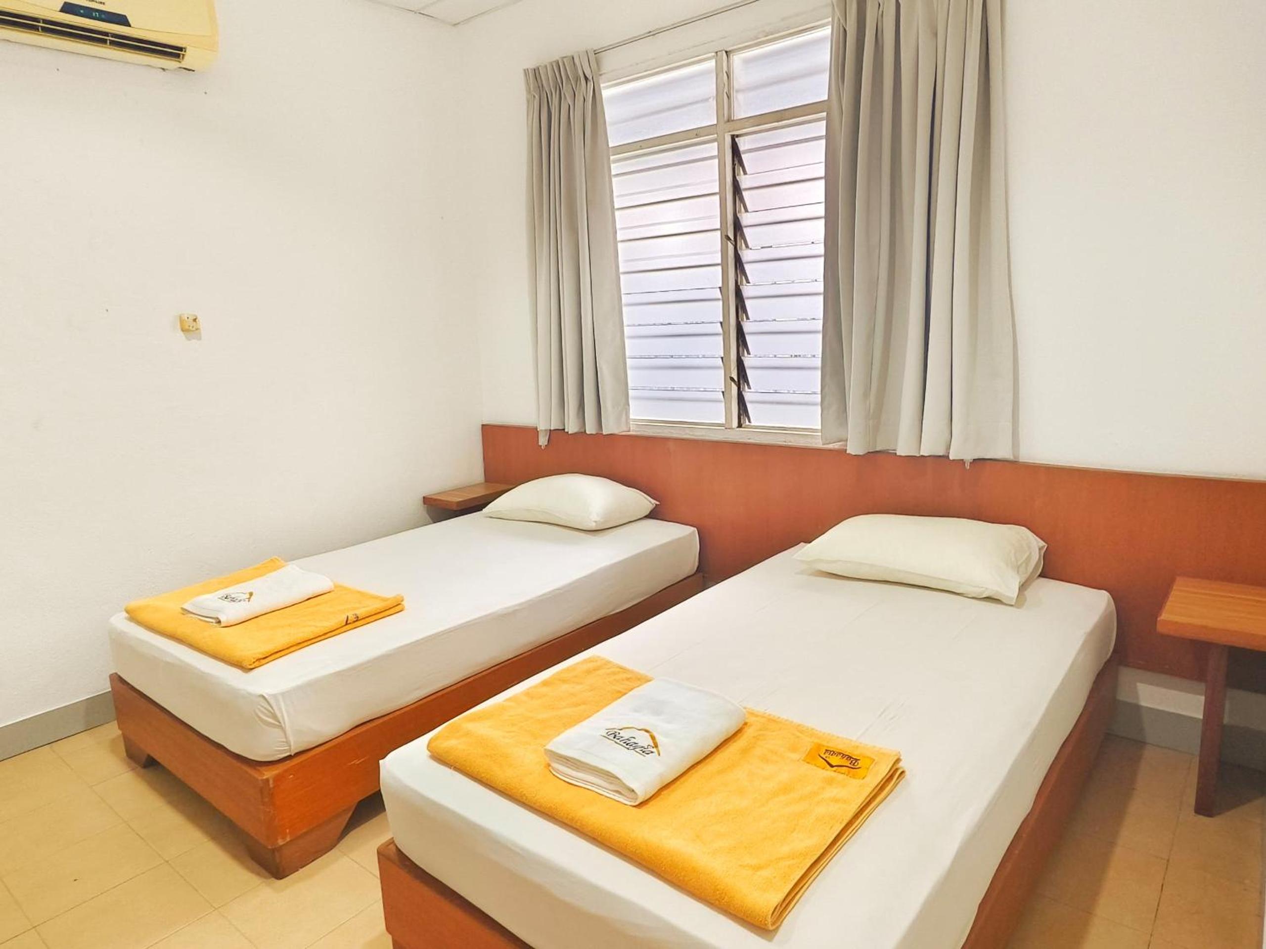 Twin Room with Private Bathroom
