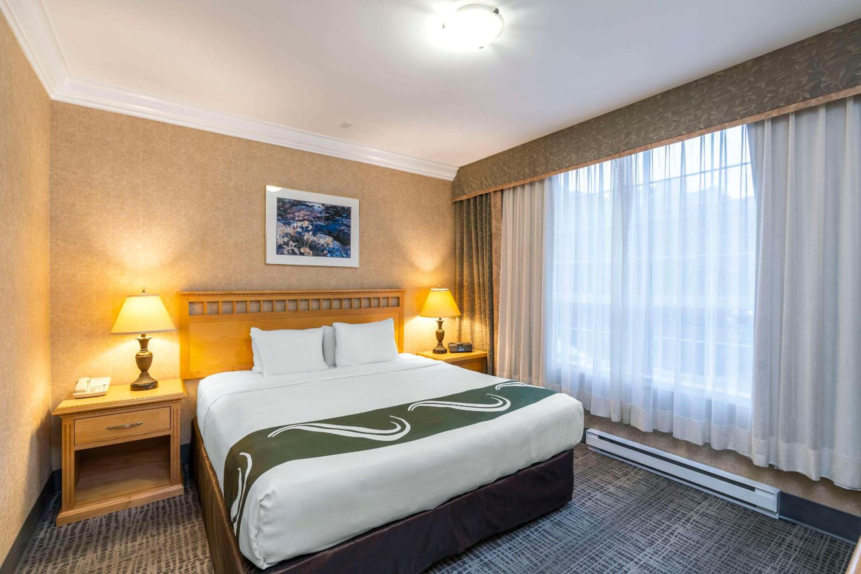 King Room - Non-Smoking - Photo 1