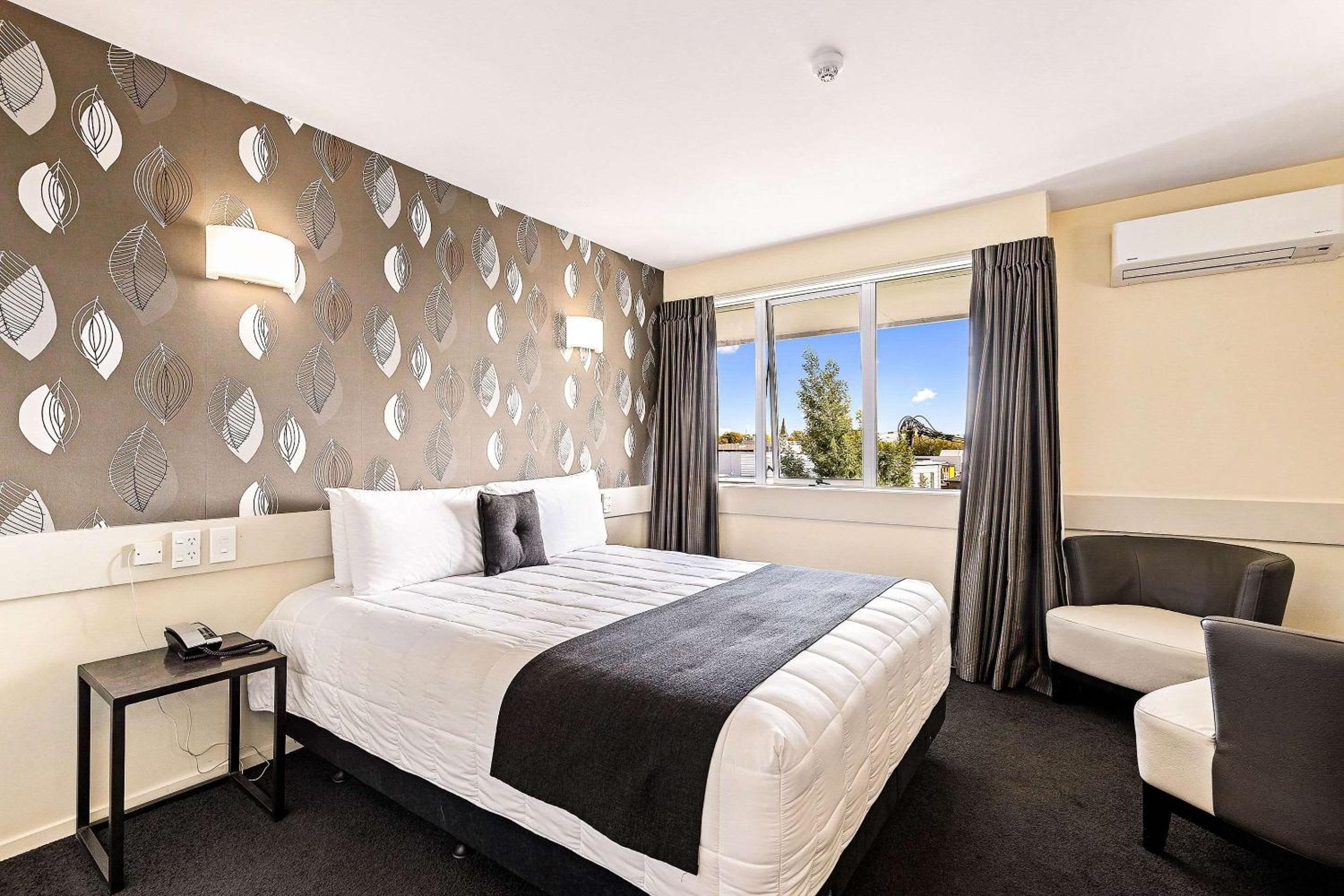 Standard Queen Room