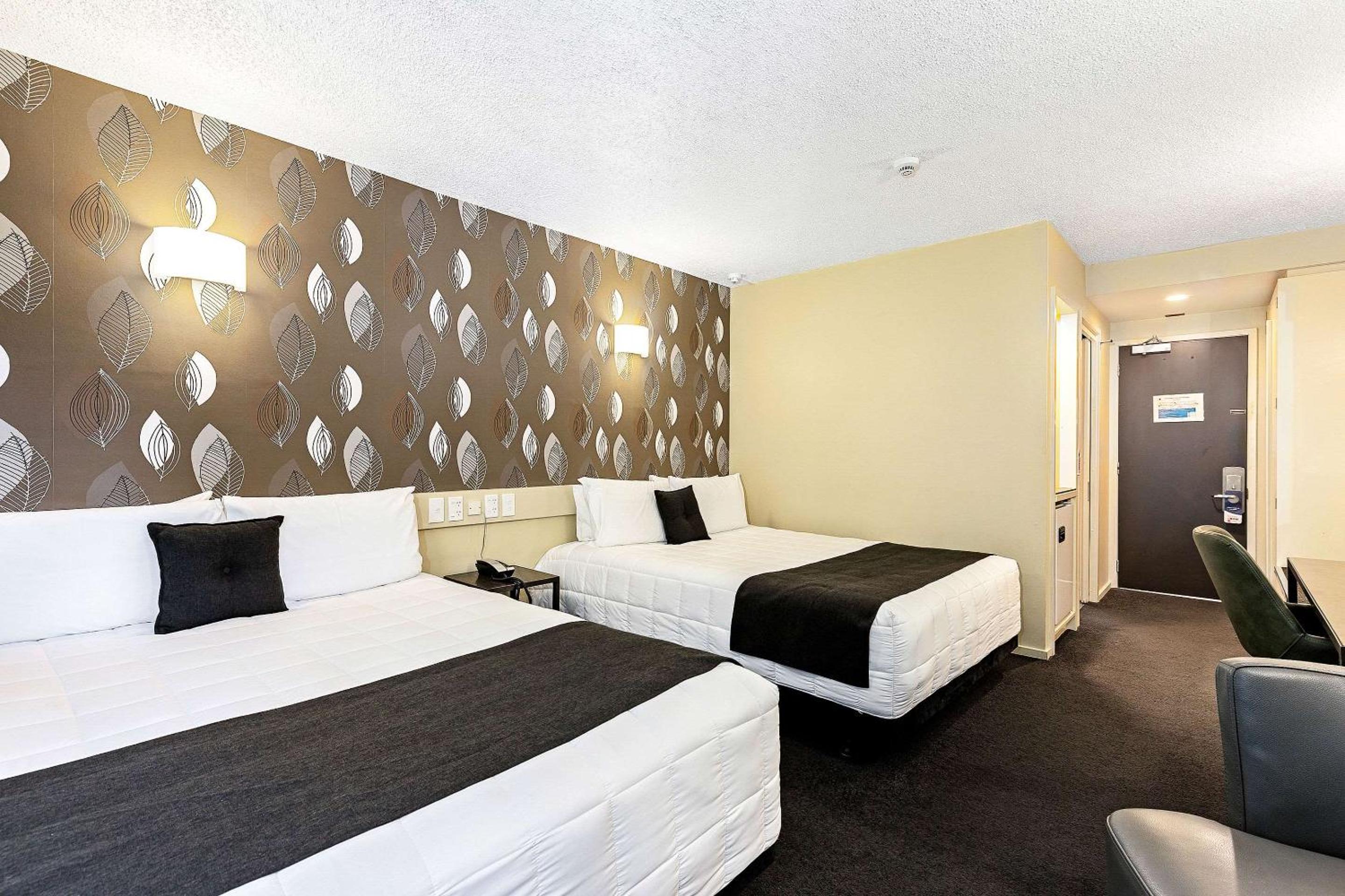 Standard 2 Queen Room photo 1